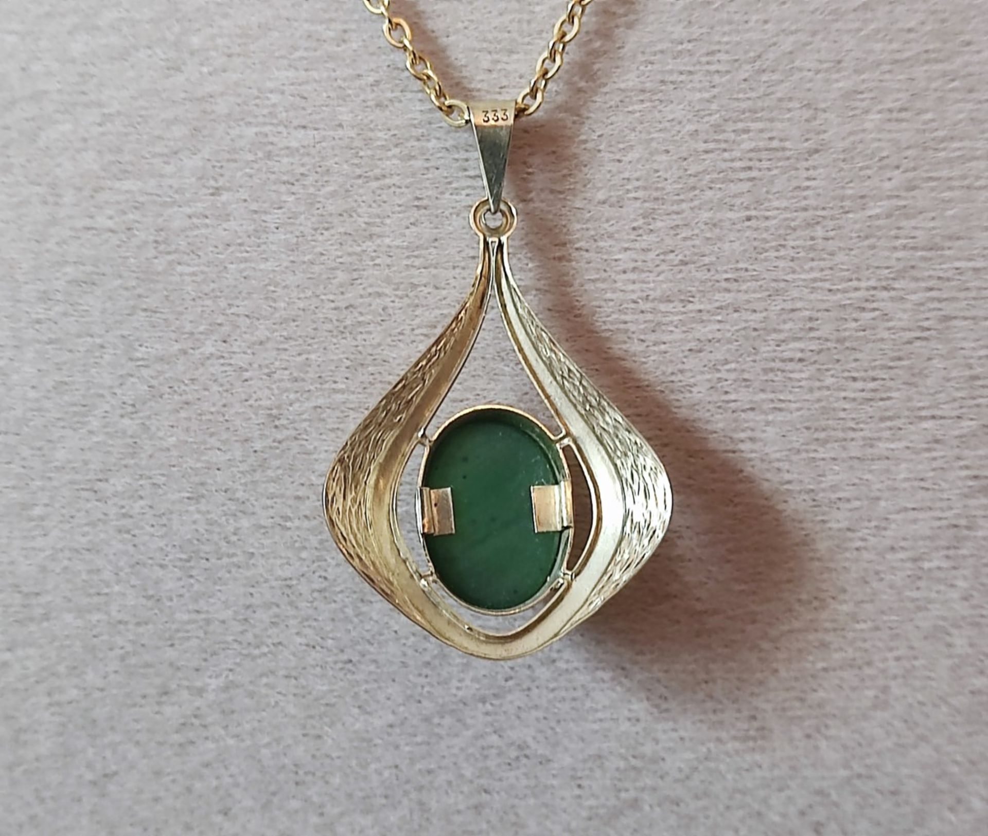 Kette mit Jade-Anhänger, Gelbgold 333 - Image 3 of 3