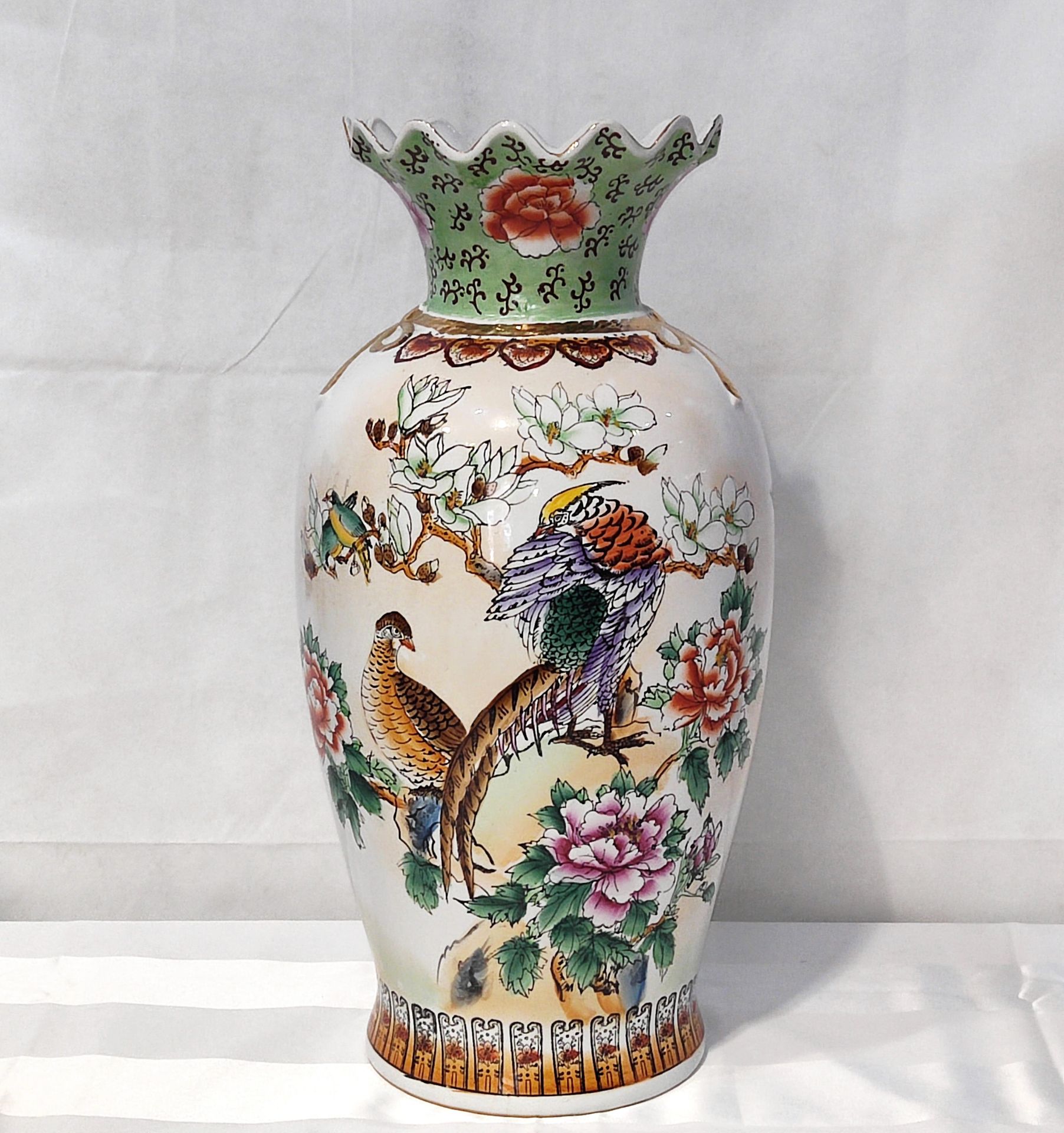 Bodenvase, China 2.H.20.Jh., Vogel/Blumendekor - Bild 2 aus 4