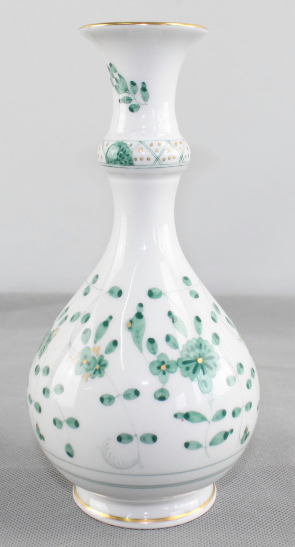 Vase, Meissen, Schwertermarke, 1.Wahl, indisch grünes Blumendekor