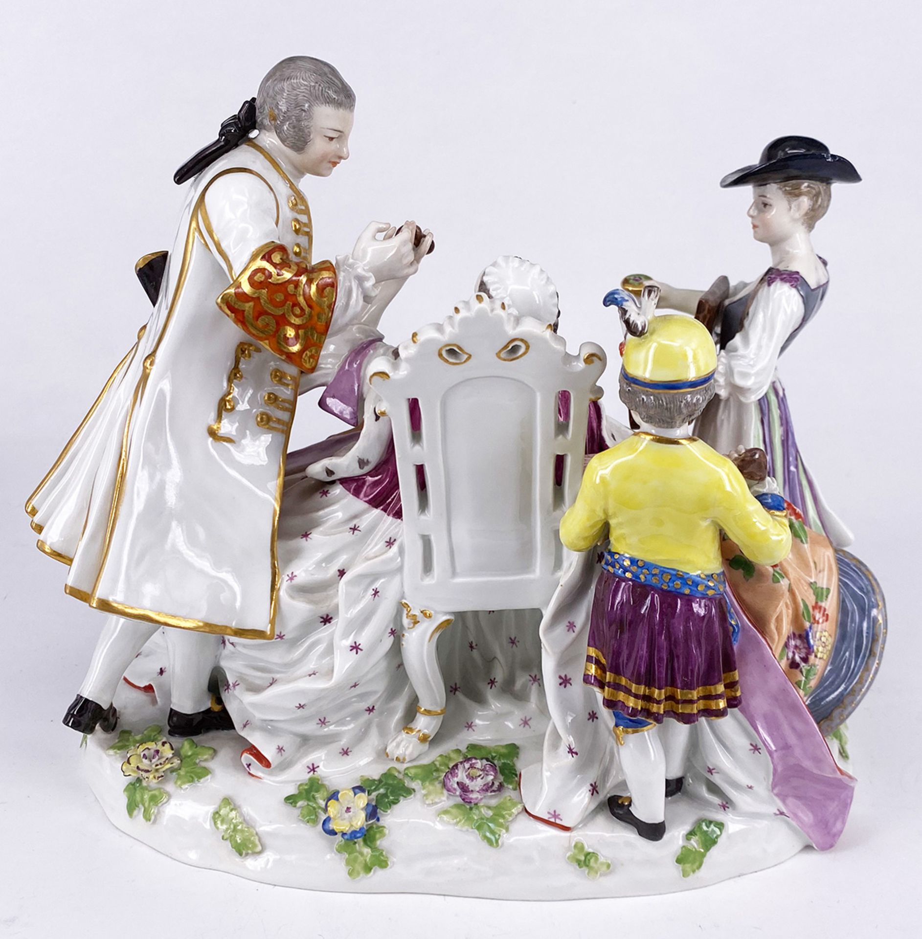 Meissen, Figurengruppe "Der Herzdosenverkauf", Modell von Johann Joachim Kaendler 1738, farbig - Bild 3 aus 4