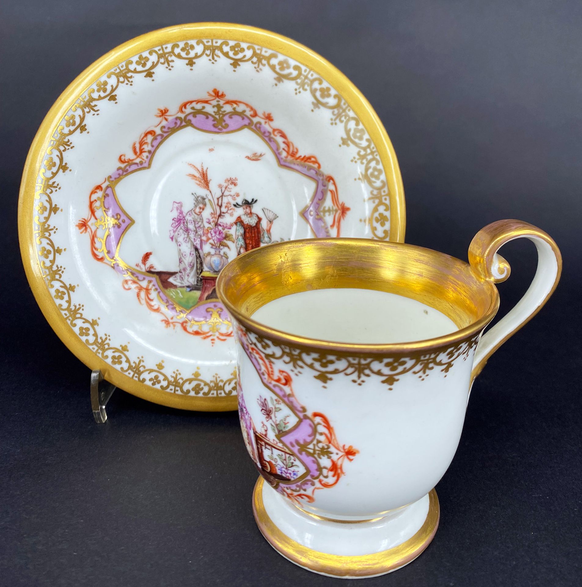 Meissen, Schokoladentasse und Unterschale mit Hoeroldt-Chinoiserien, an der Schauseite der Tasse - Bild 7 aus 7