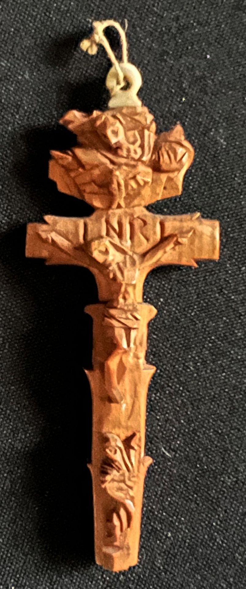 Konvolut Kruzifixe / collection of crucifixes. Teils frühes 19. Jh., bestehend aus: Standkreuz, im - Image 5 of 8