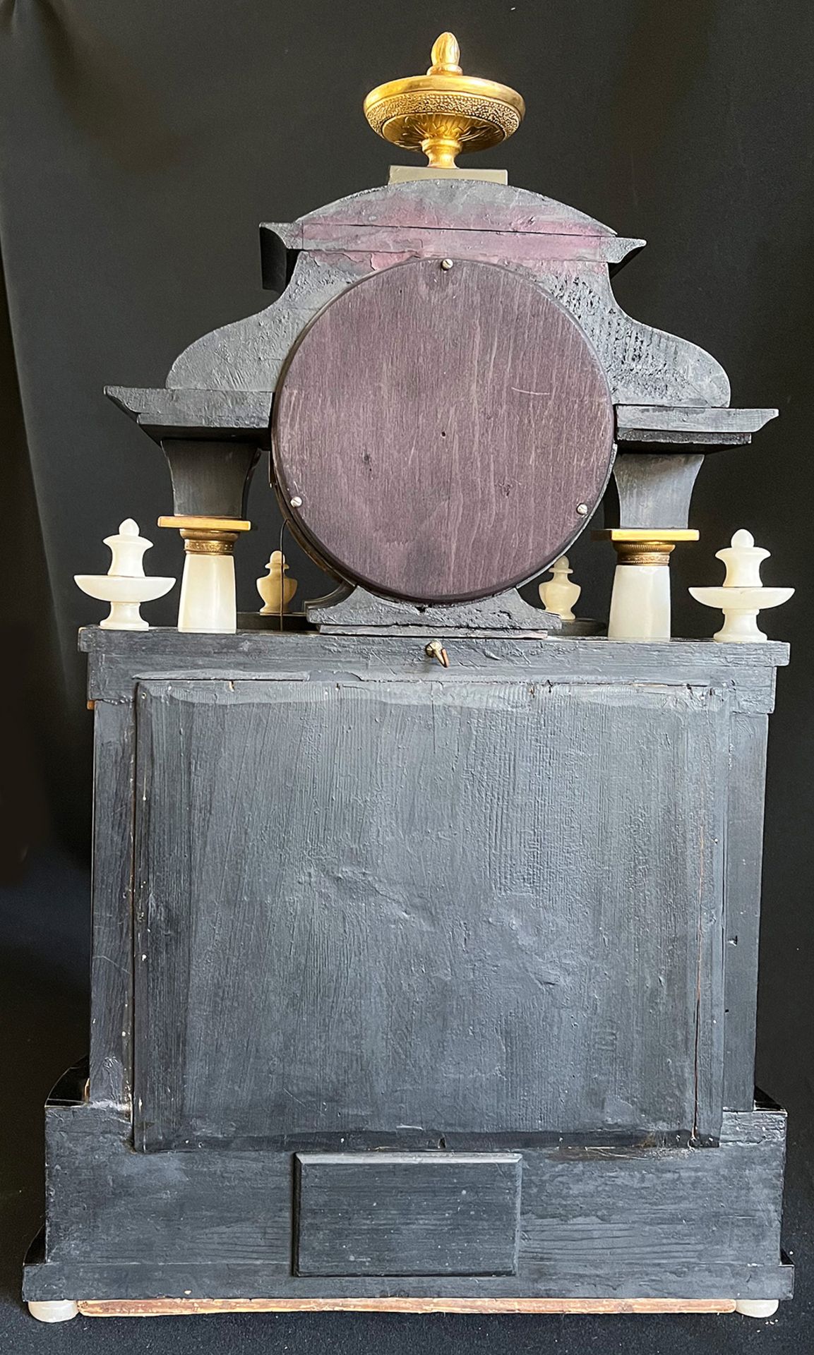 Säulenuhr/ column clock. Alabaster, Holz, Perlmuttapplikationen, Zifferblatt mit arabischen - Bild 7 aus 10