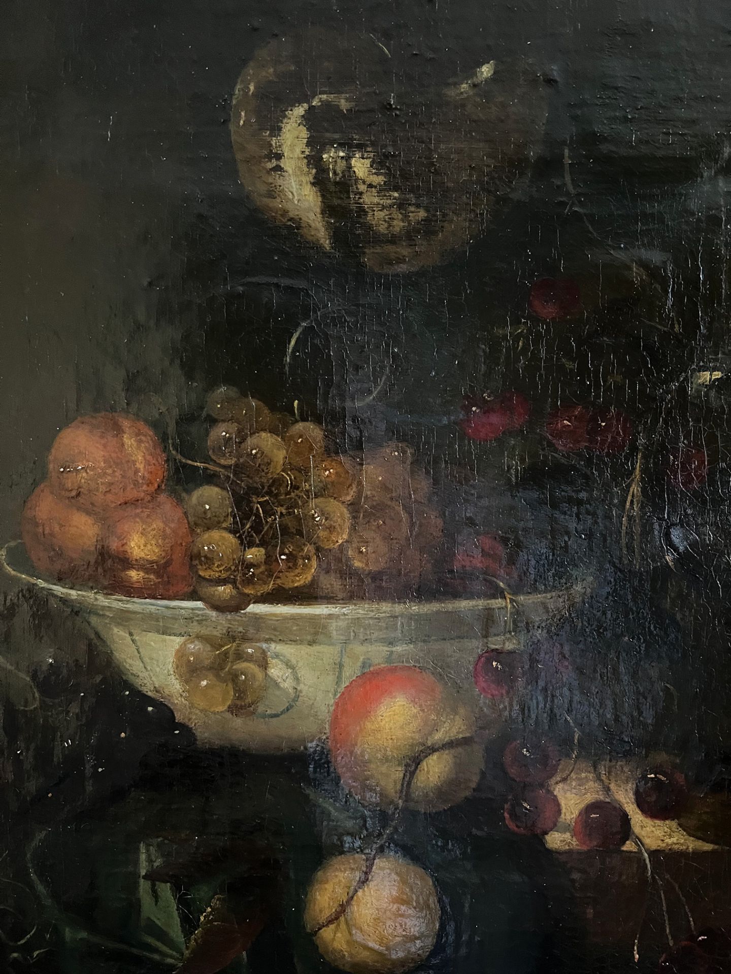 L. Gebhard, 19. Jh., Obststilleben in weißer Schale, signiert, Öl/Lwd, Altersspuren, 41 x 33 cm - Bild 3 aus 5