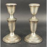 2 Leuchter, Kerzenhalter, Silber, Sterling, H 15,5 cm, Alterspuren, Atkins sterling weighted silver