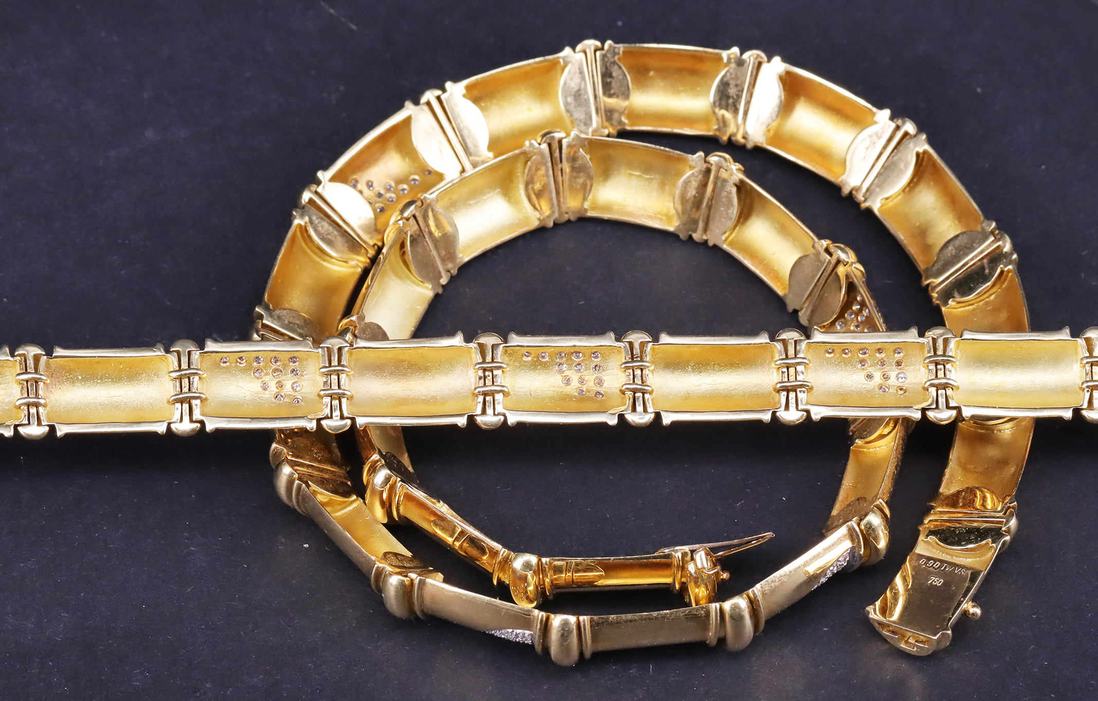 Collier und Armband mit Diamanten, 750er GG. Collier mit 5 Schmuckteilen und Kastenschloss, 75 - Image 4 of 5