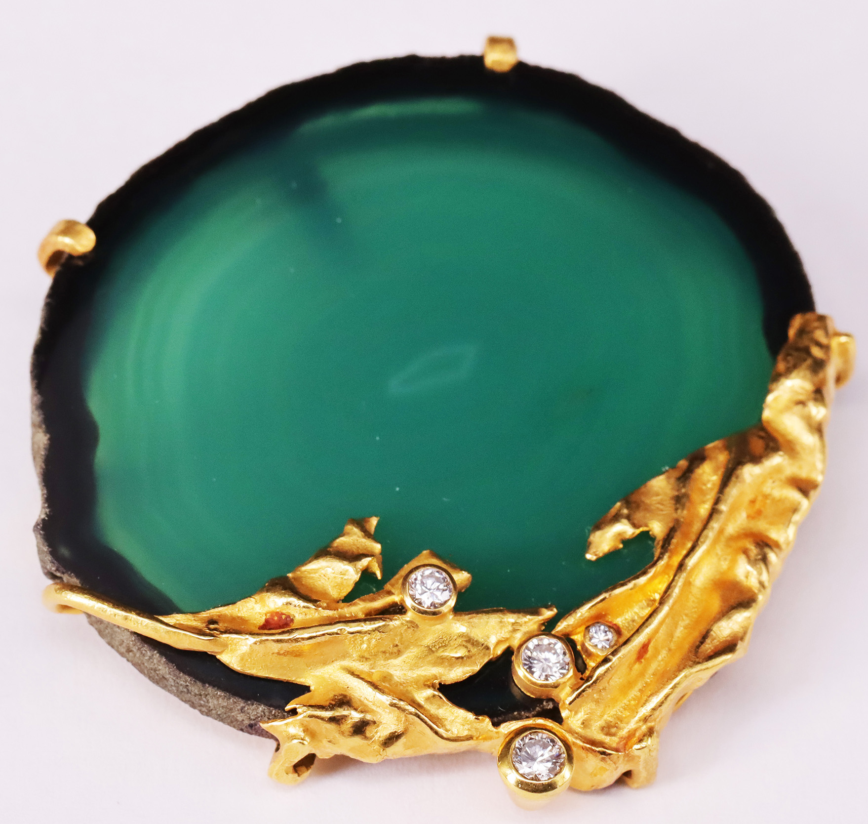 2 aparte Broschen in Blau- und Grünachat / two striking brooches in blue and green agate. - Image 3 of 5