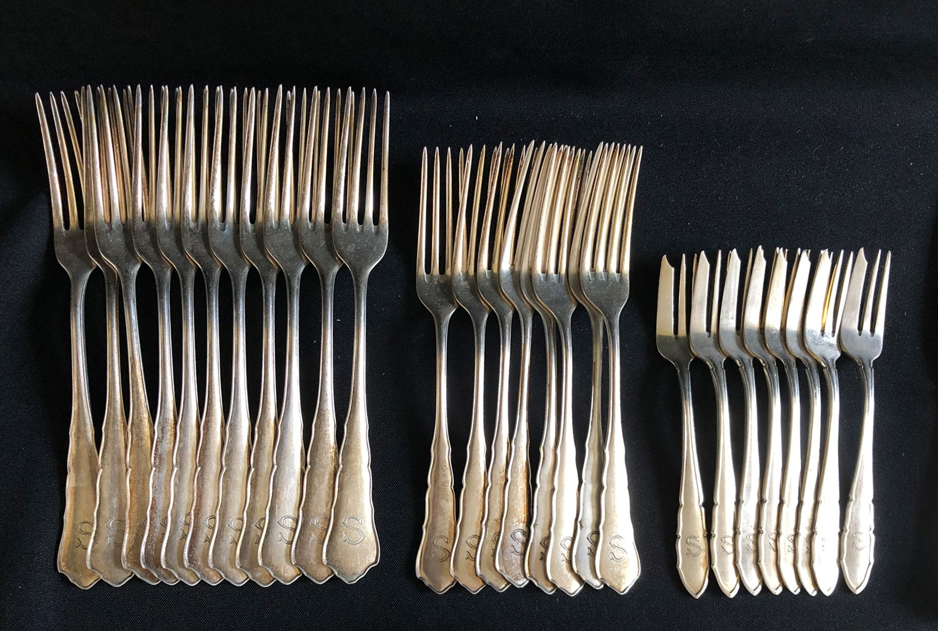 Silberbesteck, 800er Silber, bestehend aus 113 Teilen: 12 Suppenlöffel (zwei kaputt), 7 Esslöffel, 4 - Bild 5 aus 11