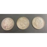 3 x One US Silber-Dollar 1896 (Morgan), 1921, 1922 (Peace), 900er Silber, 27 gr.