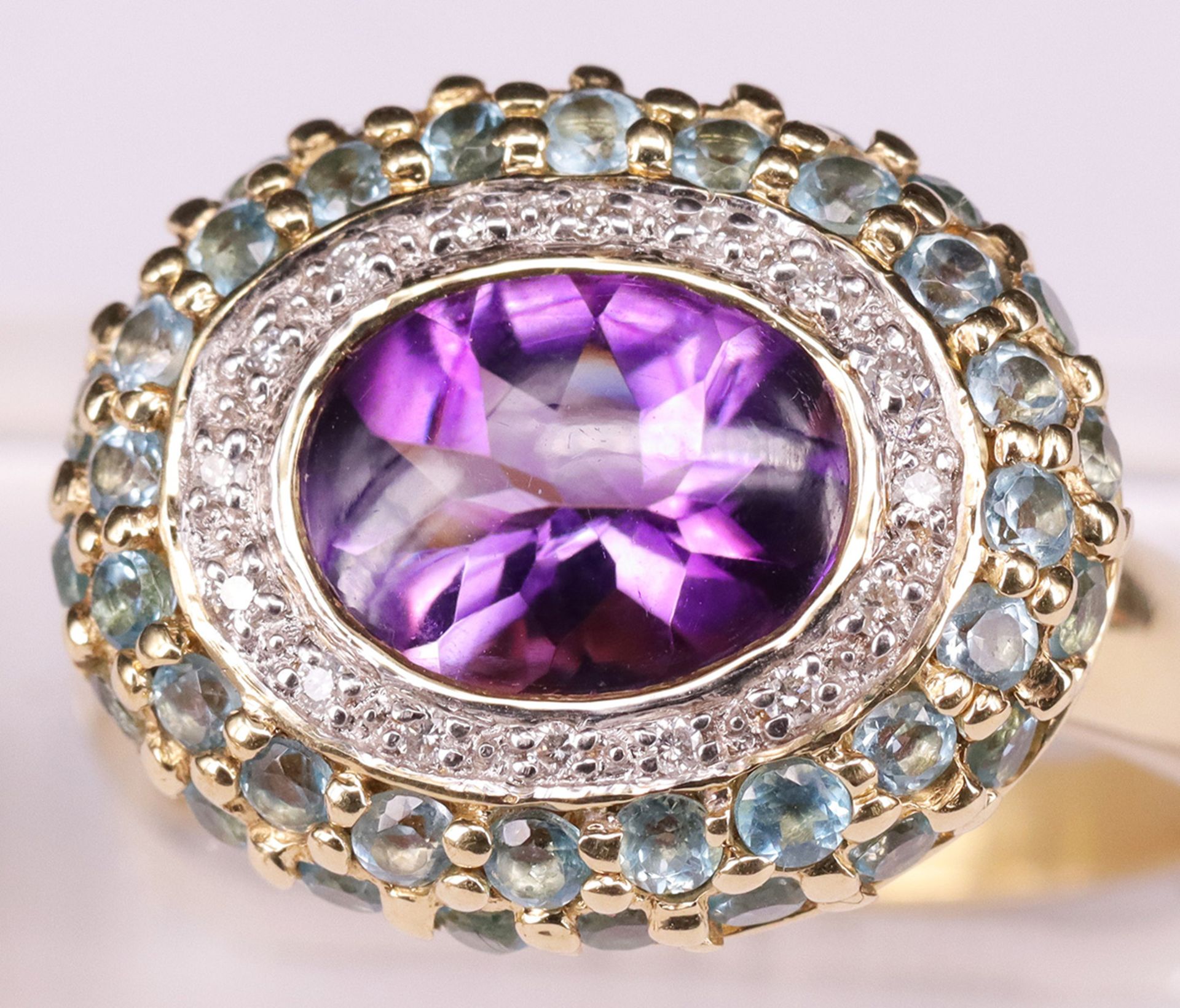 Zwei Damenringe: Amethyst und andere Edelsteine, 585er GG, 10,2 g, RG62; Ring mit Koralle und - Image 5 of 11