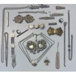 Konvolut Schmuck, 800er bis 925er Silber u.a. Materialien: Armbänder in Filigranarbeit,