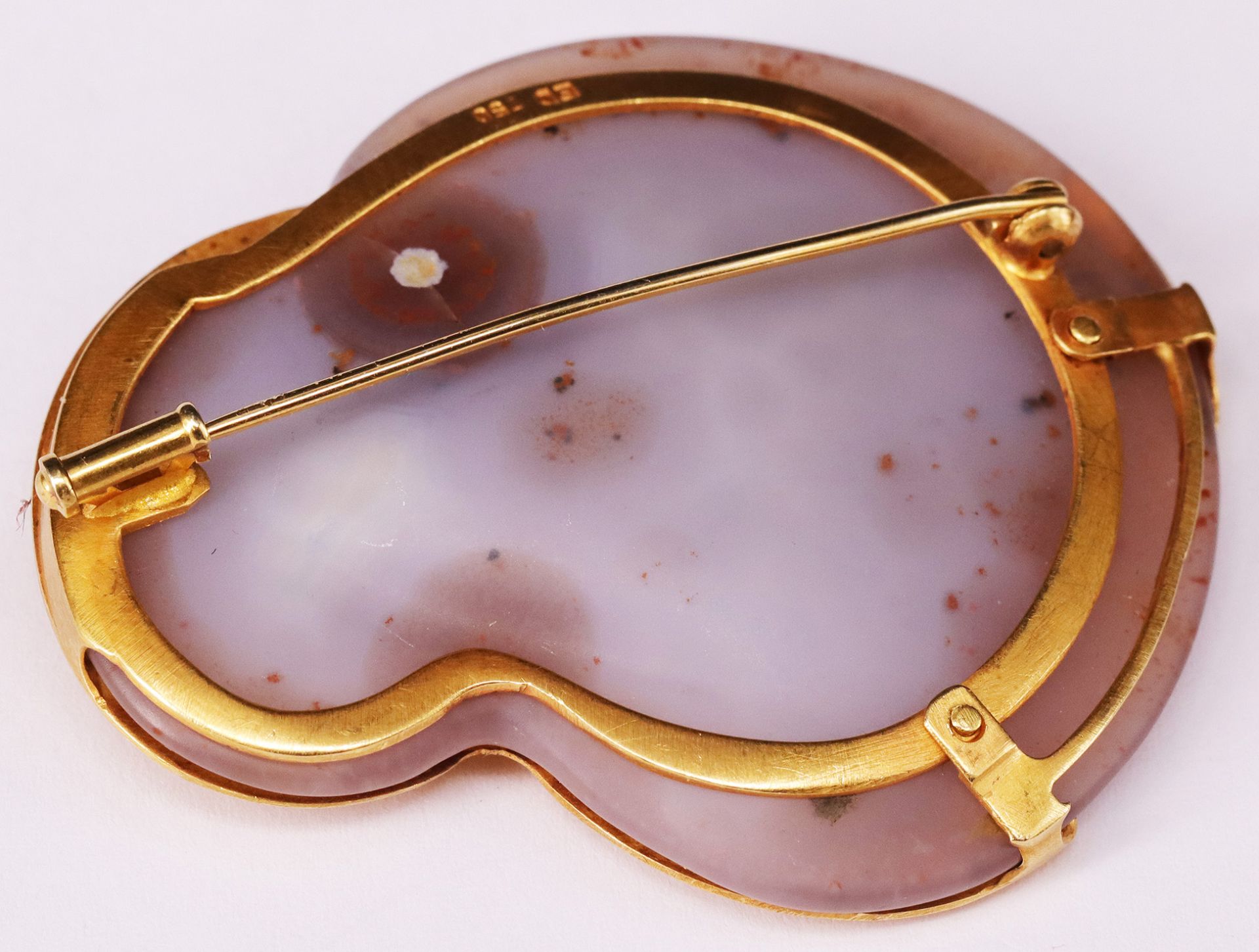 Brosche aus Quarzdruse und Brillant / brooch made of a quartz geode and a diamond. 750er GG, - Image 2 of 2