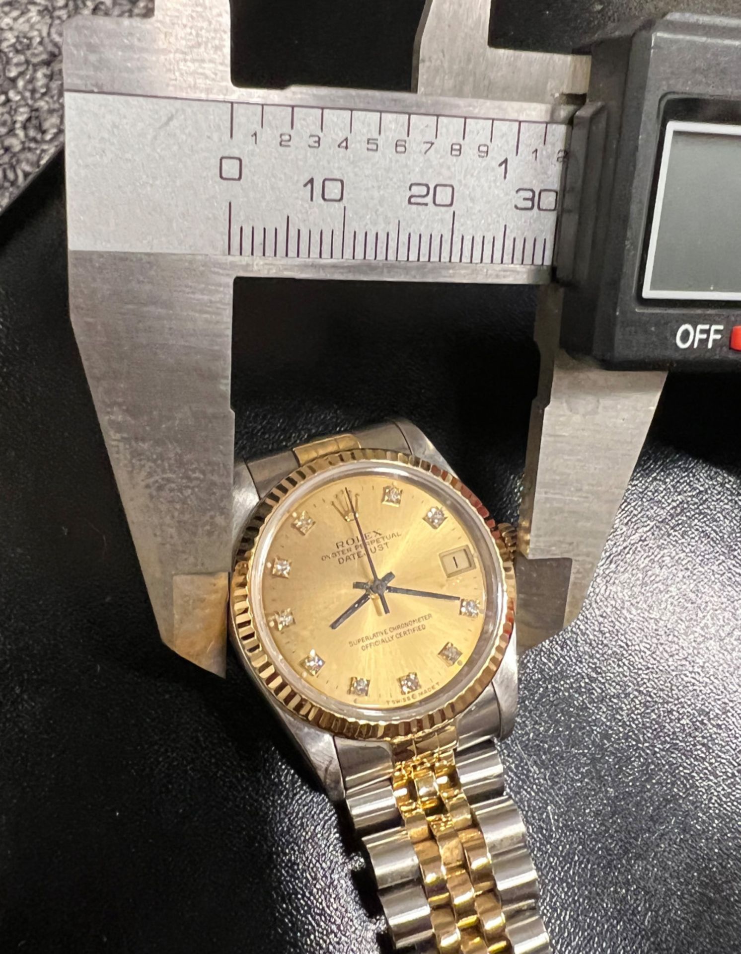 Rolex, Oyster Perpetual Date Just, Armbanduhr, goldfarbenes Zifferblatt mit Diamanten als Uhrzeiten, - Bild 7 aus 7