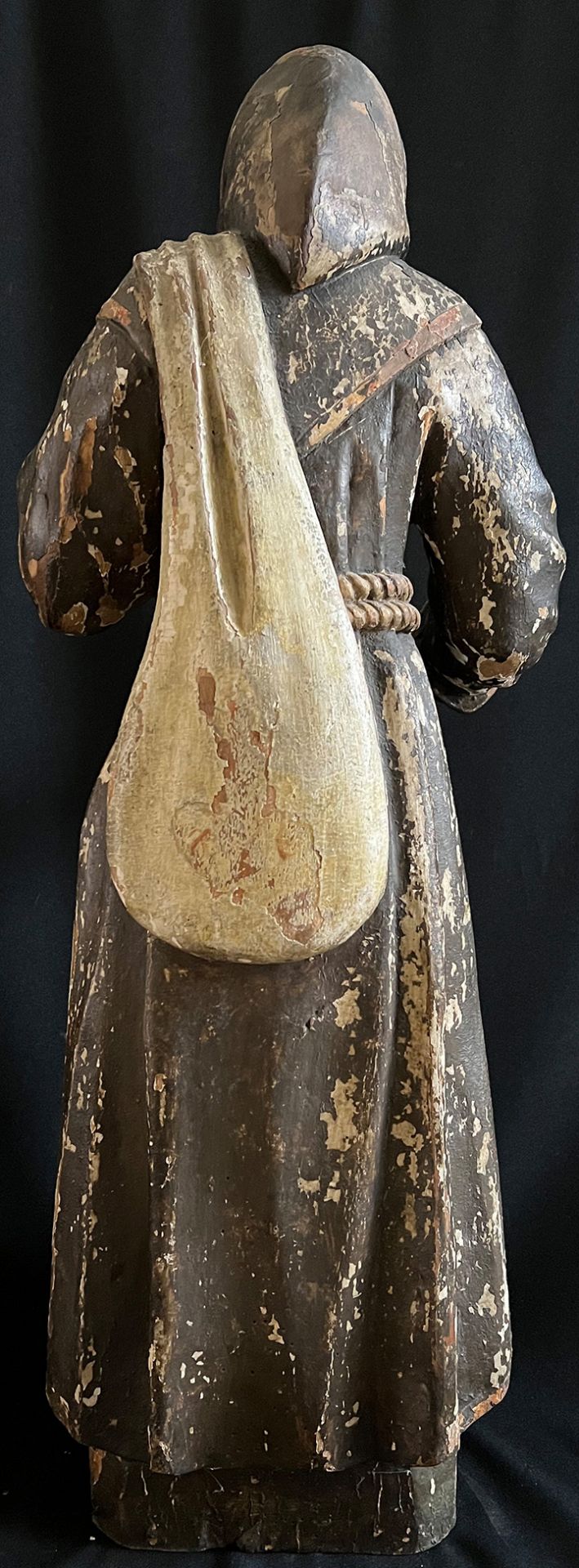 Süddeutsch, 18./19. Jh. Jugendlicher Mönch mit schwarzer Kutte, herabhängender Kordel und einem - Bild 3 aus 4