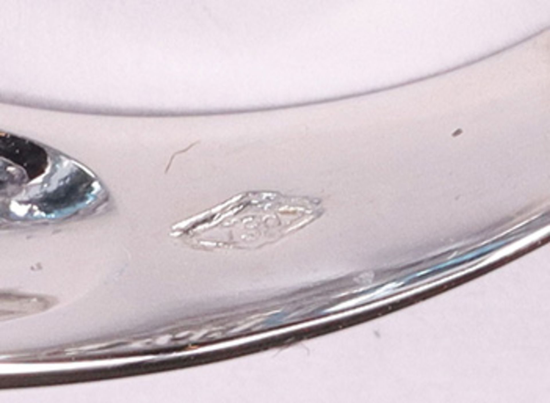 Zwei Damenringe mit hellblauem Topas: breiter Ring mit großem Stein und kleinen Brillianten, 750er - Image 7 of 12