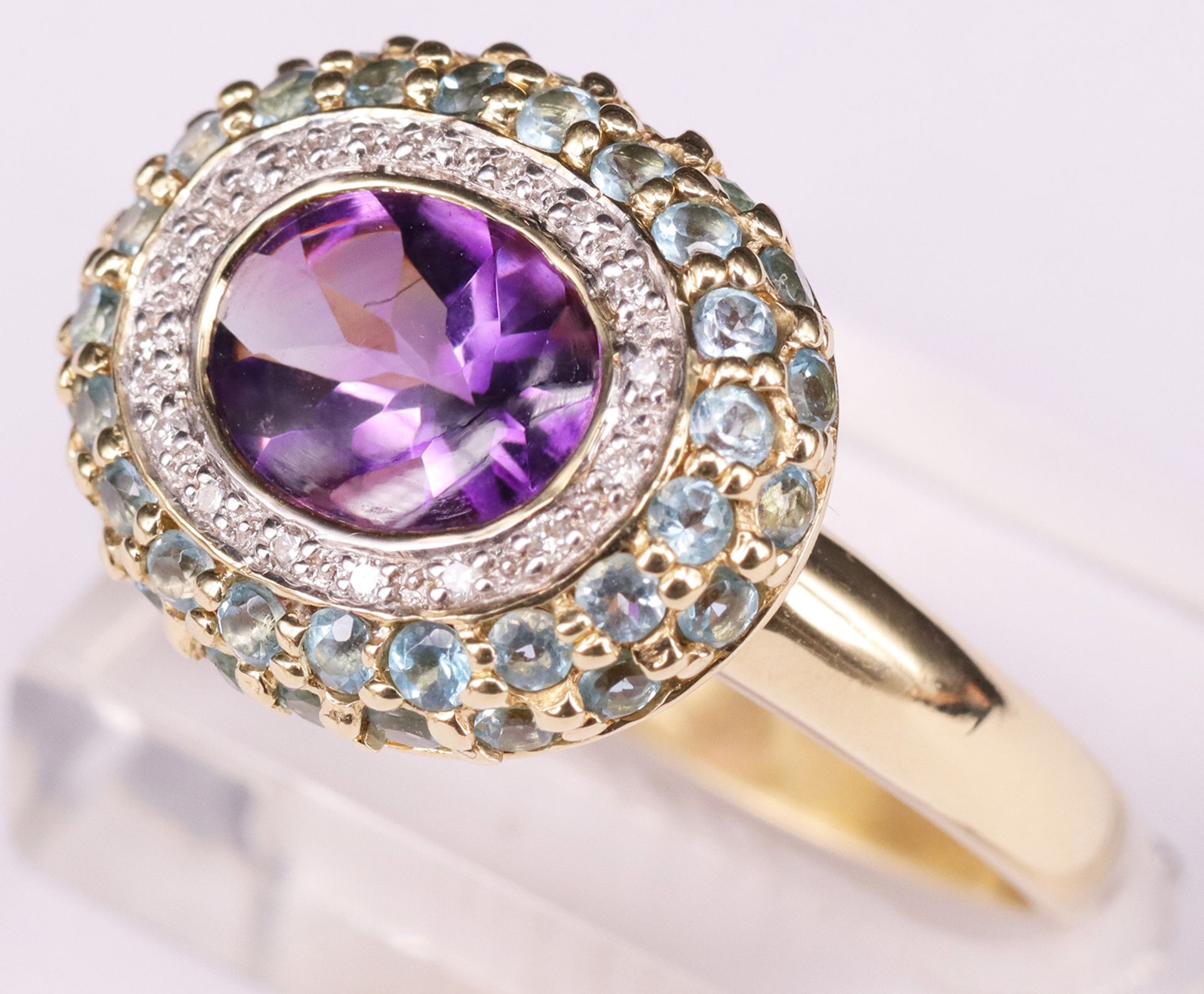 Zwei Damenringe: Amethyst und andere Edelsteine, 585er GG, 10,2 g, RG62; Ring mit Koralle und - Image 7 of 11