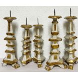 5 kleine Kirchenleuchter/ 5 small church chandeliers. 18. Jh., barock, Holz, weiß und gold