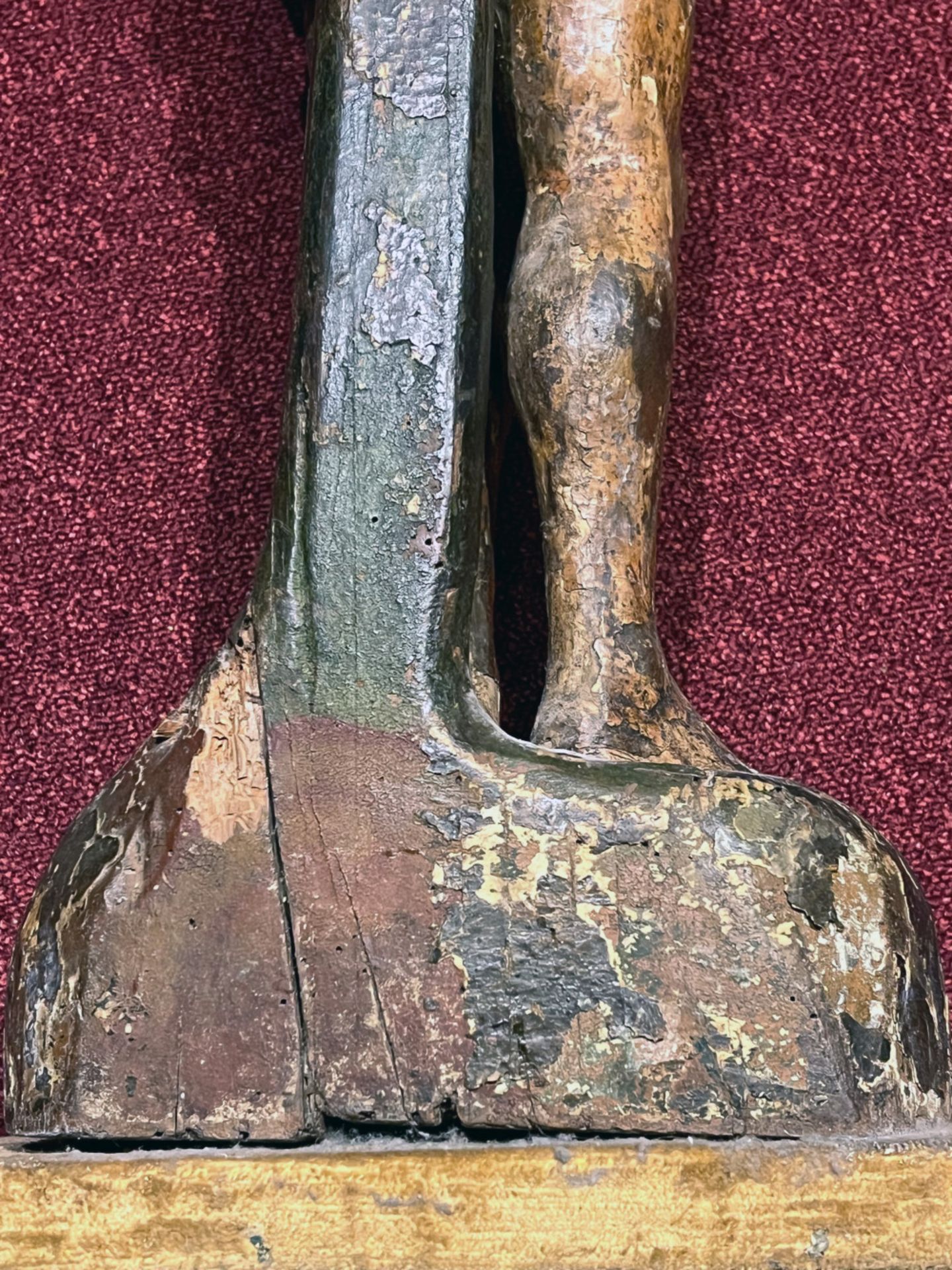 Hl. Sebastian, Holz, wohl 15. Jh., H. 75 cm; mit Konsole H. 98 cm - Image 10 of 11