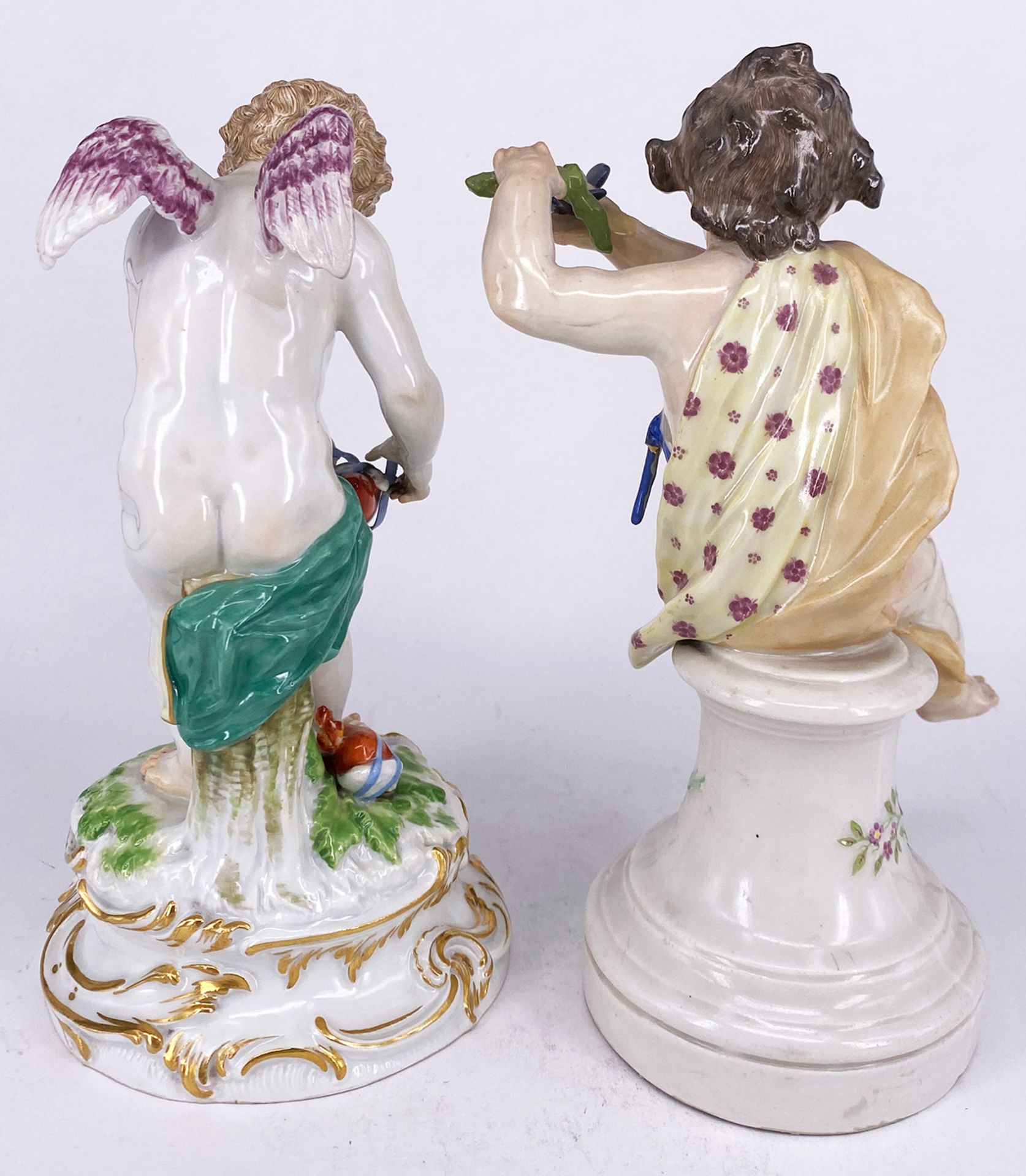 Zwei Porzellan-Figuren, Meissen, "Amor, Herzen bindend": auf Rocaillensockel ein Amor, ein - Bild 7 aus 8
