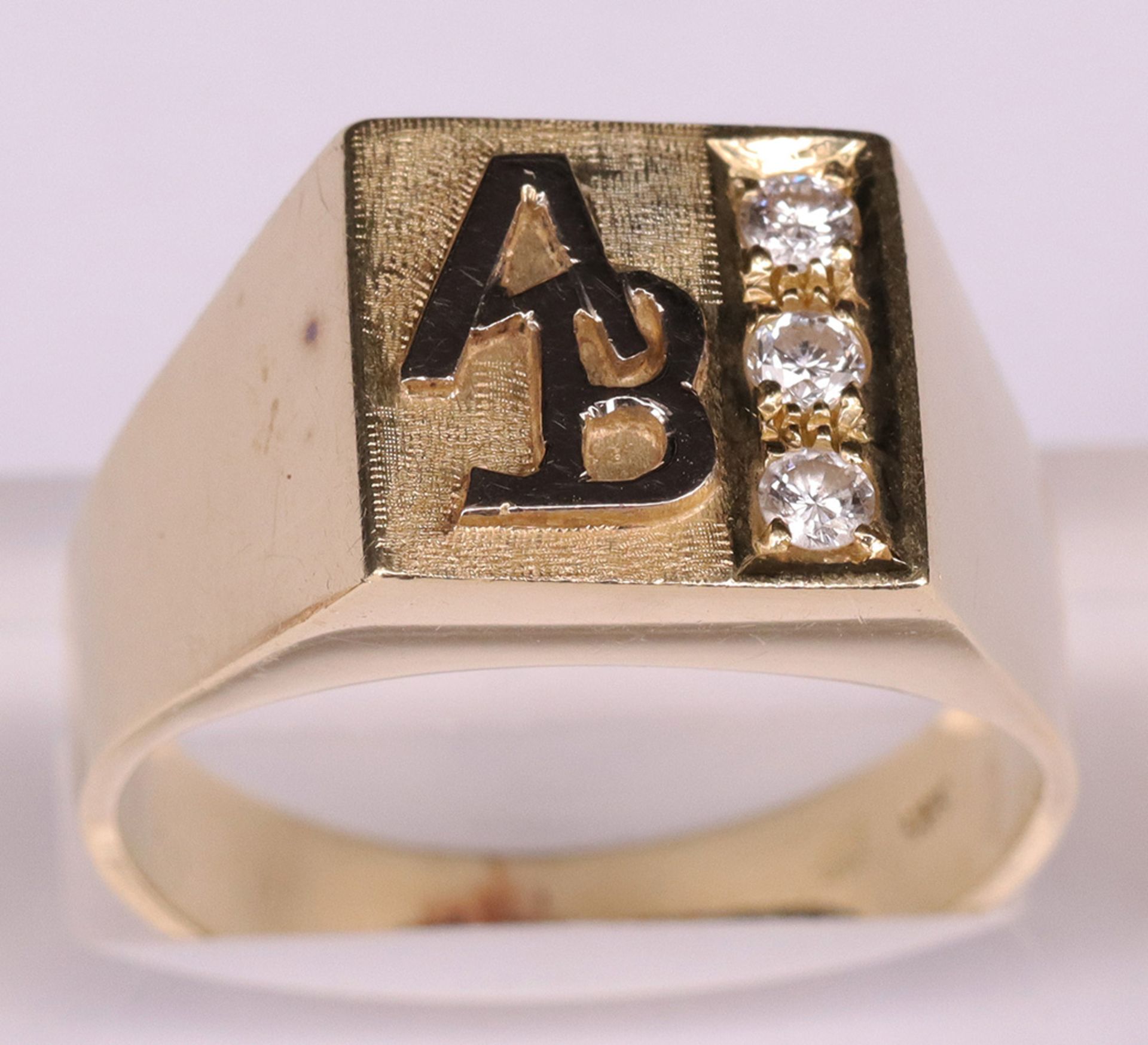 Zwei Goldringe: Ring mit Grandeln und Eichenblättern, 585er GG, RG61, 7,77 g; Ring mit Monogramm " - Image 4 of 8