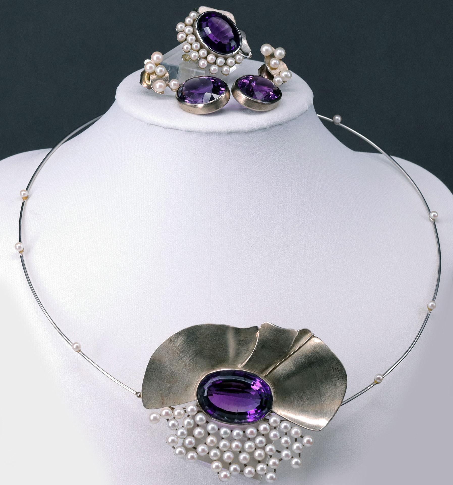 Amethyst - Perlen Set( set with amethysts and pearls, 750er WG (teils geprüft): Collier mit großem