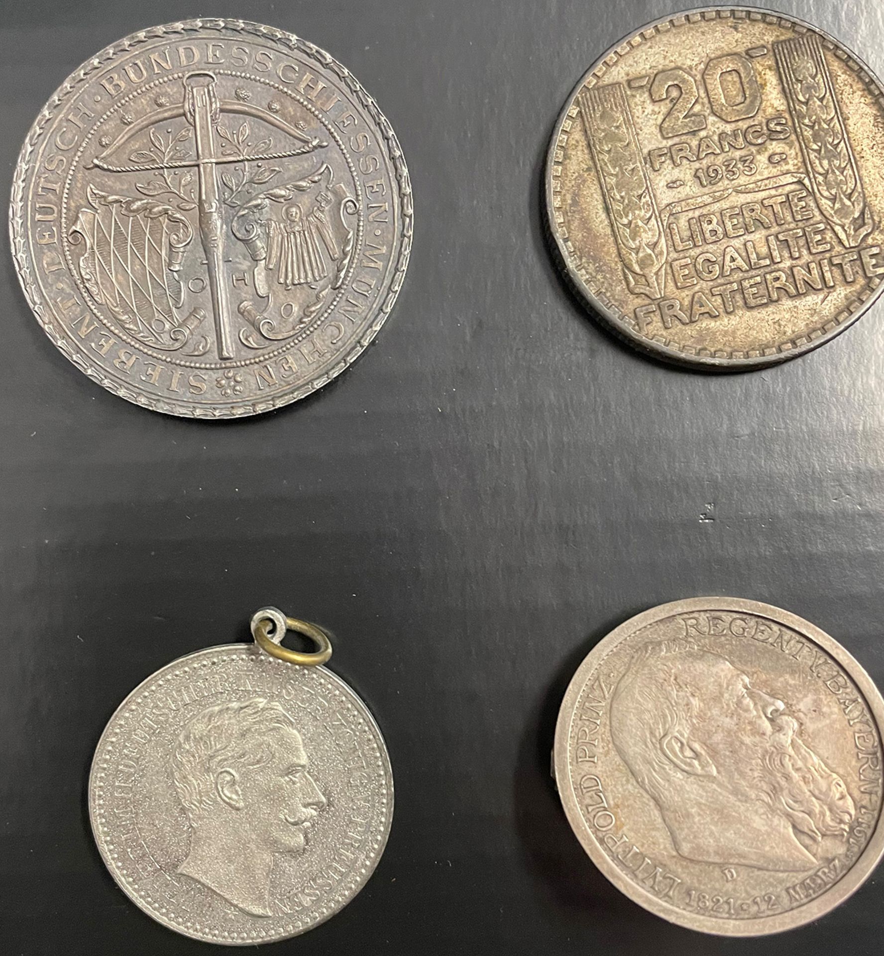 Konvolut Münzen, Medaillen, Münzanhänger, Sammlungsauflösung, darunter: 1 x 5 Dollar 1988, Canada, - Image 20 of 26