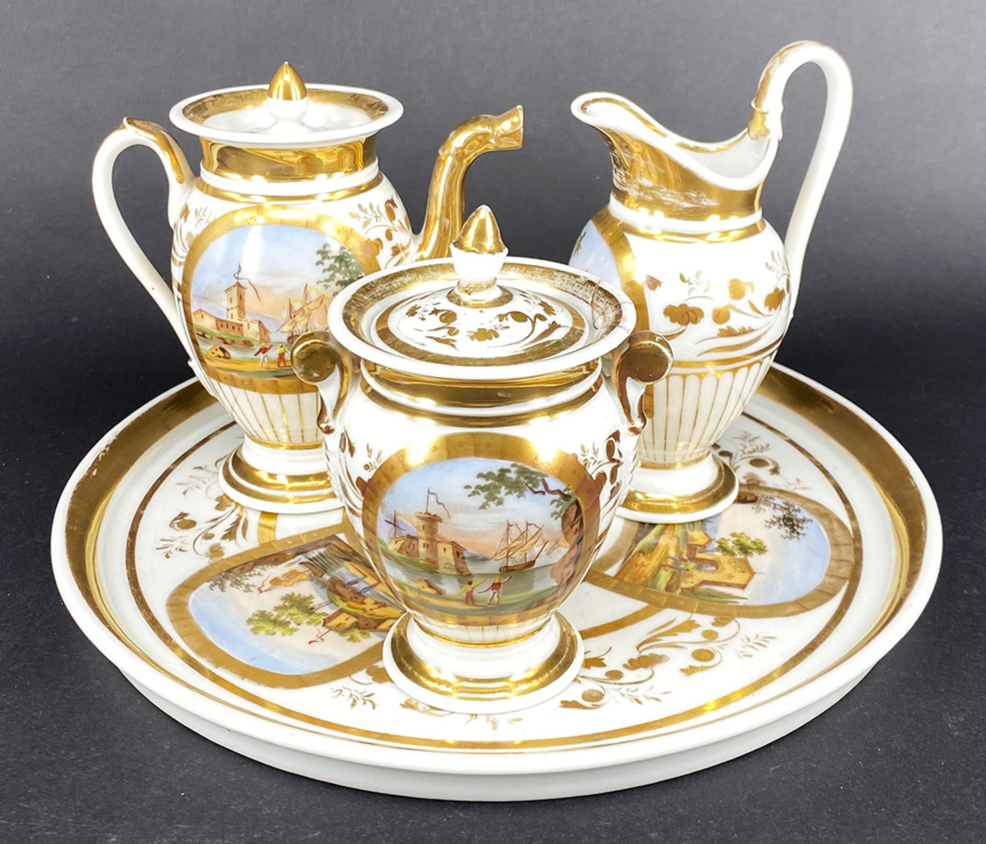 Set, Porzellan, ungemarkt, Kännchen (H 14 cm; Milch (H 14,5 cm); Zuckerdose best. u. rest. ( H 13,