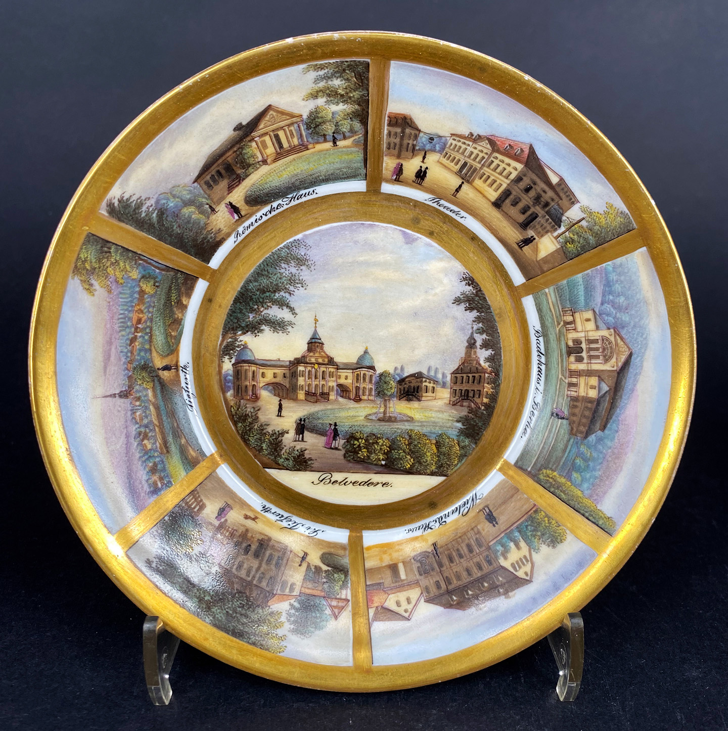 Meissen, Ansichtentasse mit Untertasse, feine polychrome Malerein mit Schriftzügen auf Goldfond. - Image 2 of 8