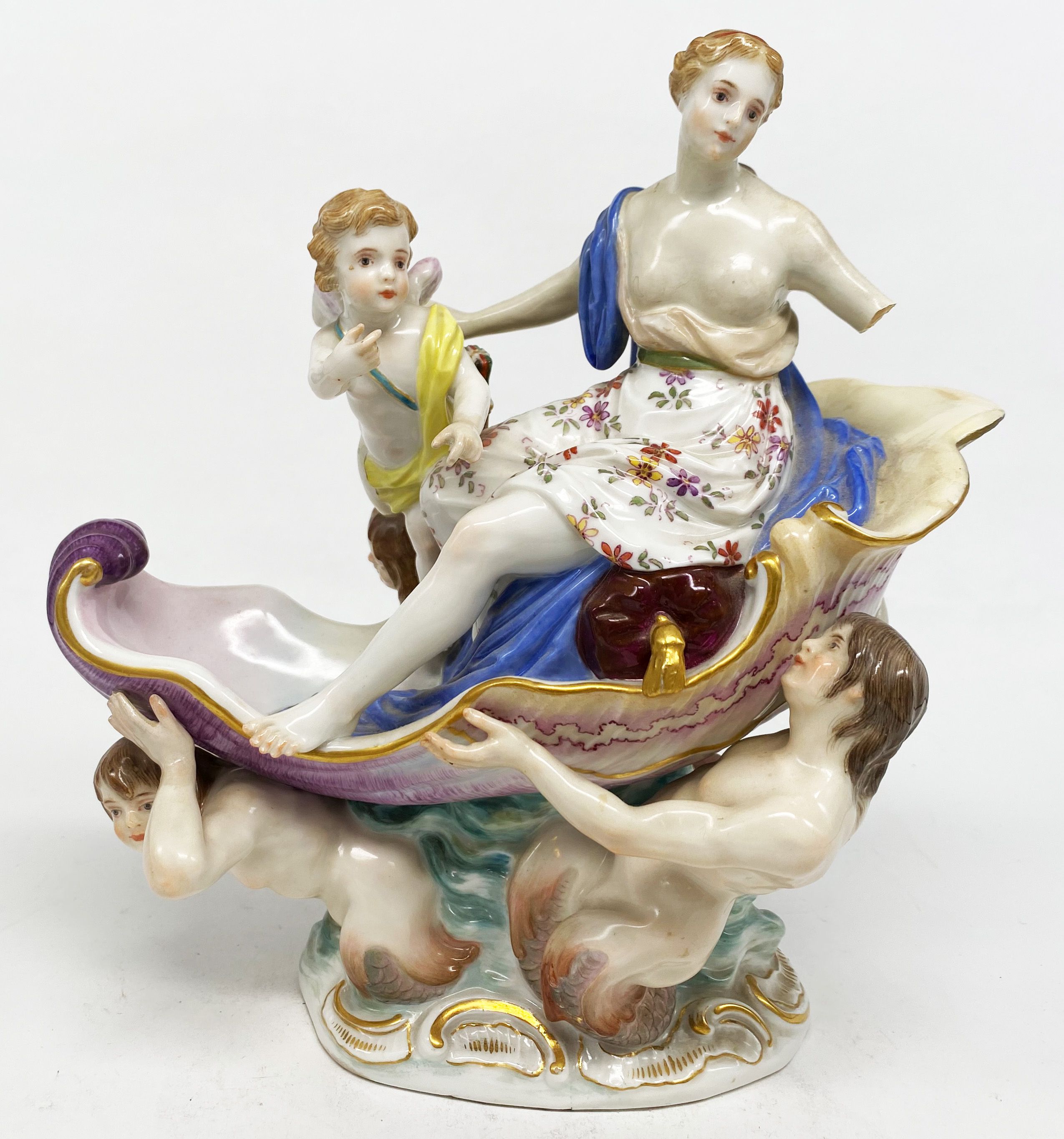 Meissen, Triumph der Venus mit Amor, in einer Muschelschale sitzend, getragen von drei Tritonen,