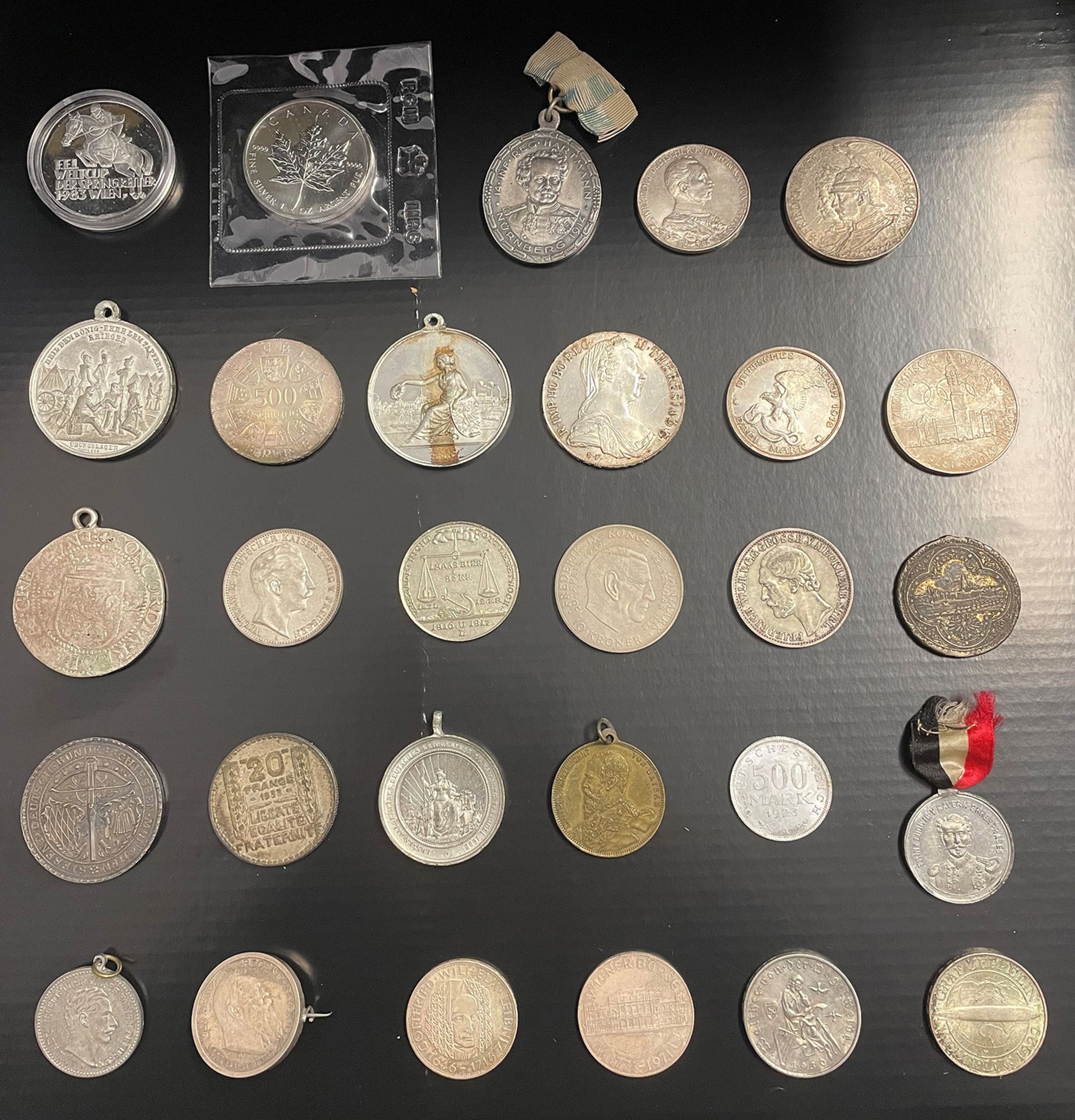 Konvolut Münzen, Medaillen, Münzanhänger, Sammlungsauflösung, darunter: 1 x 5 Dollar 1988, Canada, - Bild 15 aus 26