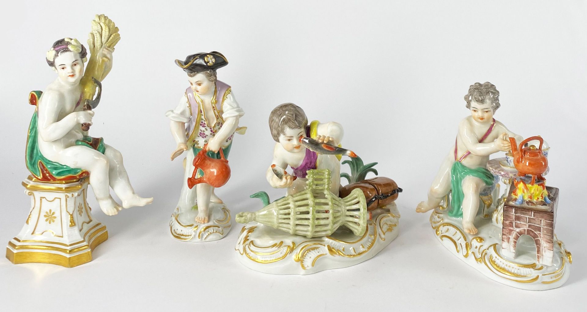 Meissen, Konvolut bestehend aus vier Figuren: zwei aus einer Serie der "vier Elemente": Putto als