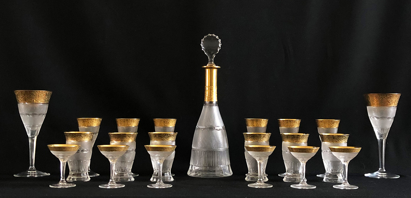 Großes Konvolut verschiedene Moser Gläser Goldrand mit Zierband, 2 x H. 22 cm ; 6 x H. 15 cm, 6 x