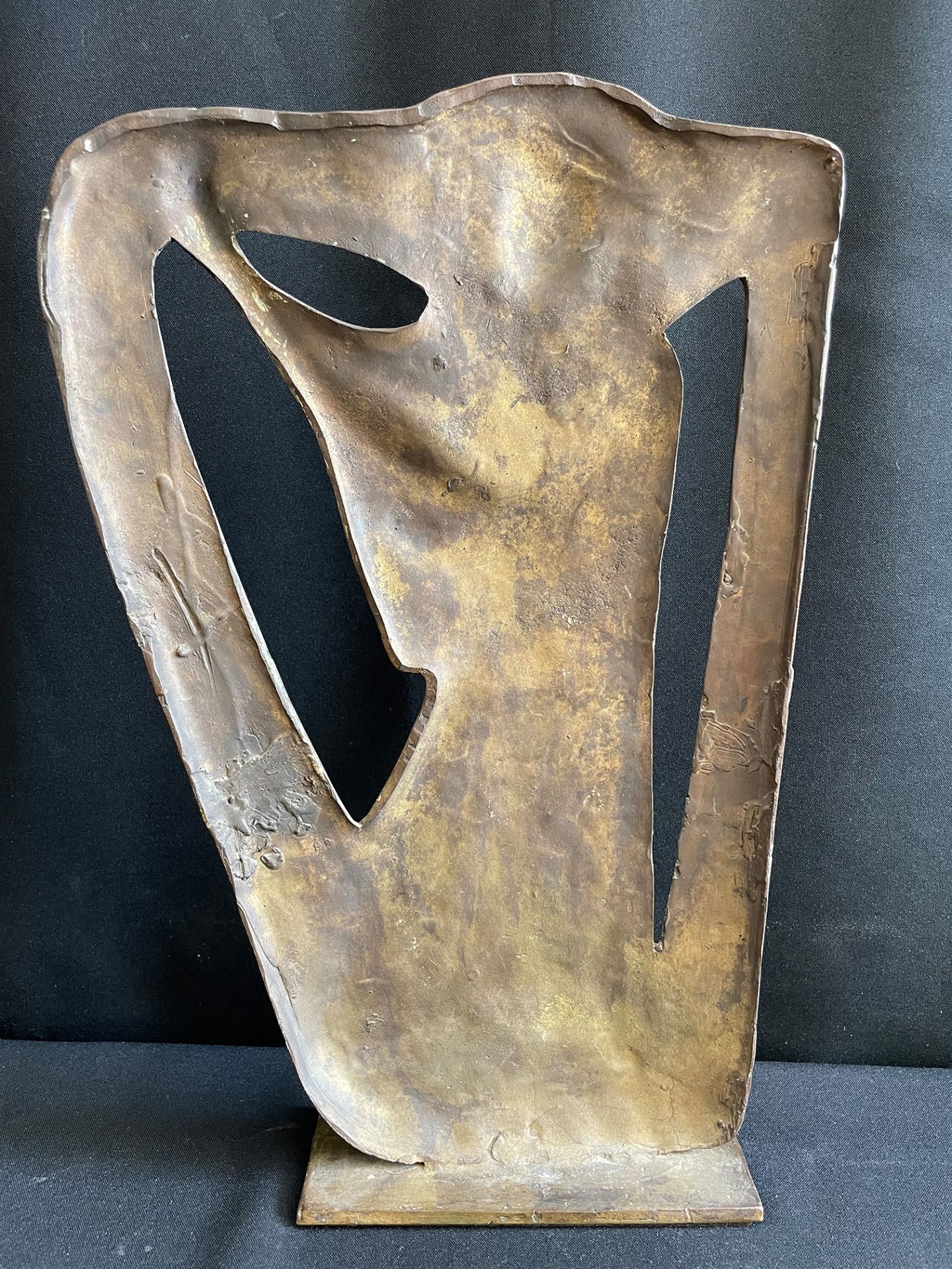 Laute spielender Engel, Bronze, Julius Bausenwein (Rimpar 1913 - 1962), das Objekt stammt aus dem - Image 2 of 5