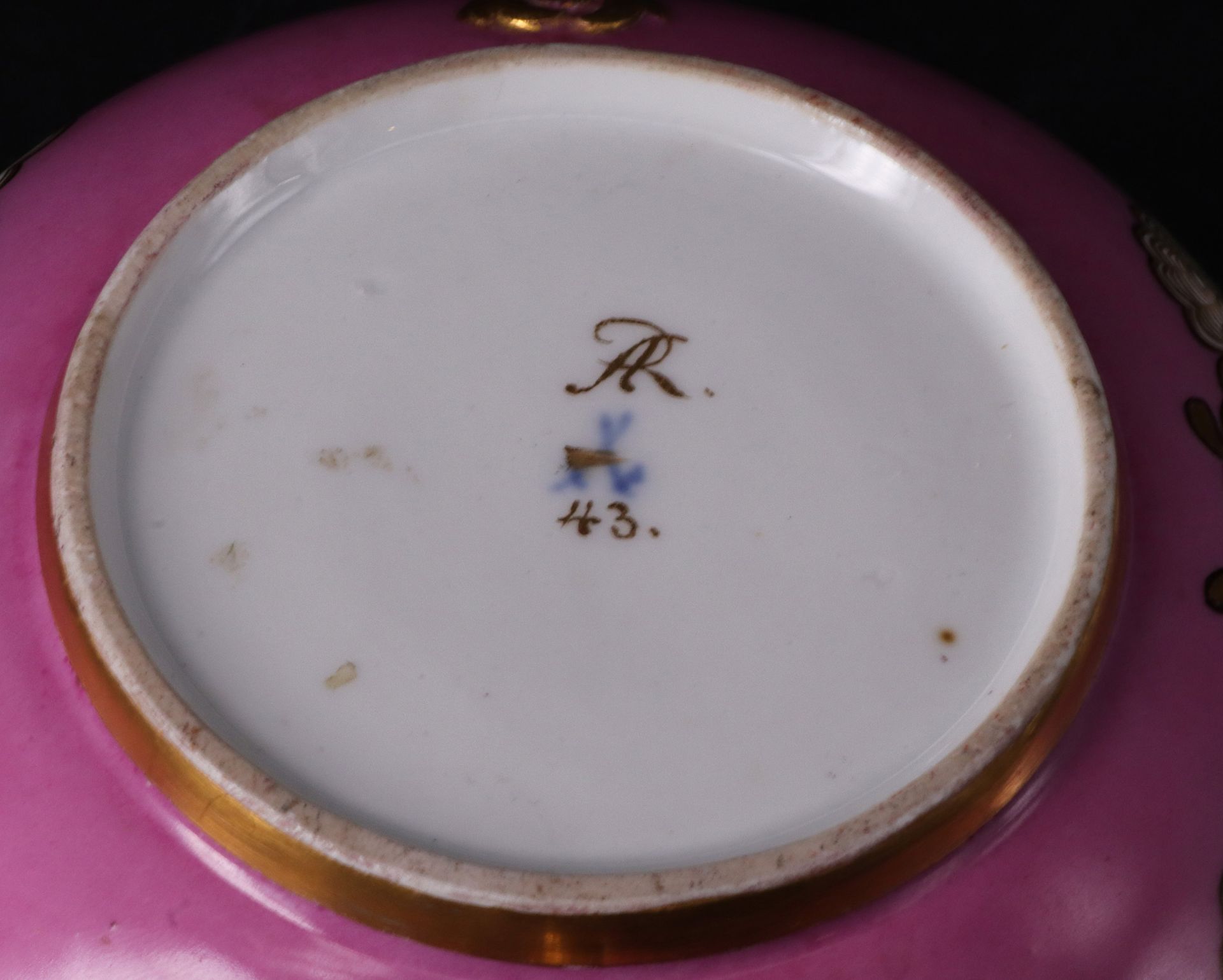 Meissen, um 1800, Deckelterrine mit Presentoire, halbkugeliger Korpus mit seitlich verdoppelten - Image 4 of 9