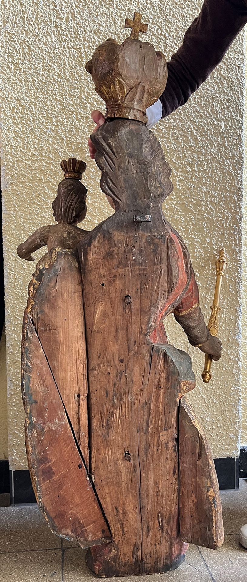 Madonna, 18./19. Jh., Holz, farbig gefasst, Zepter neu, H. 111 cm - Bild 5 aus 7