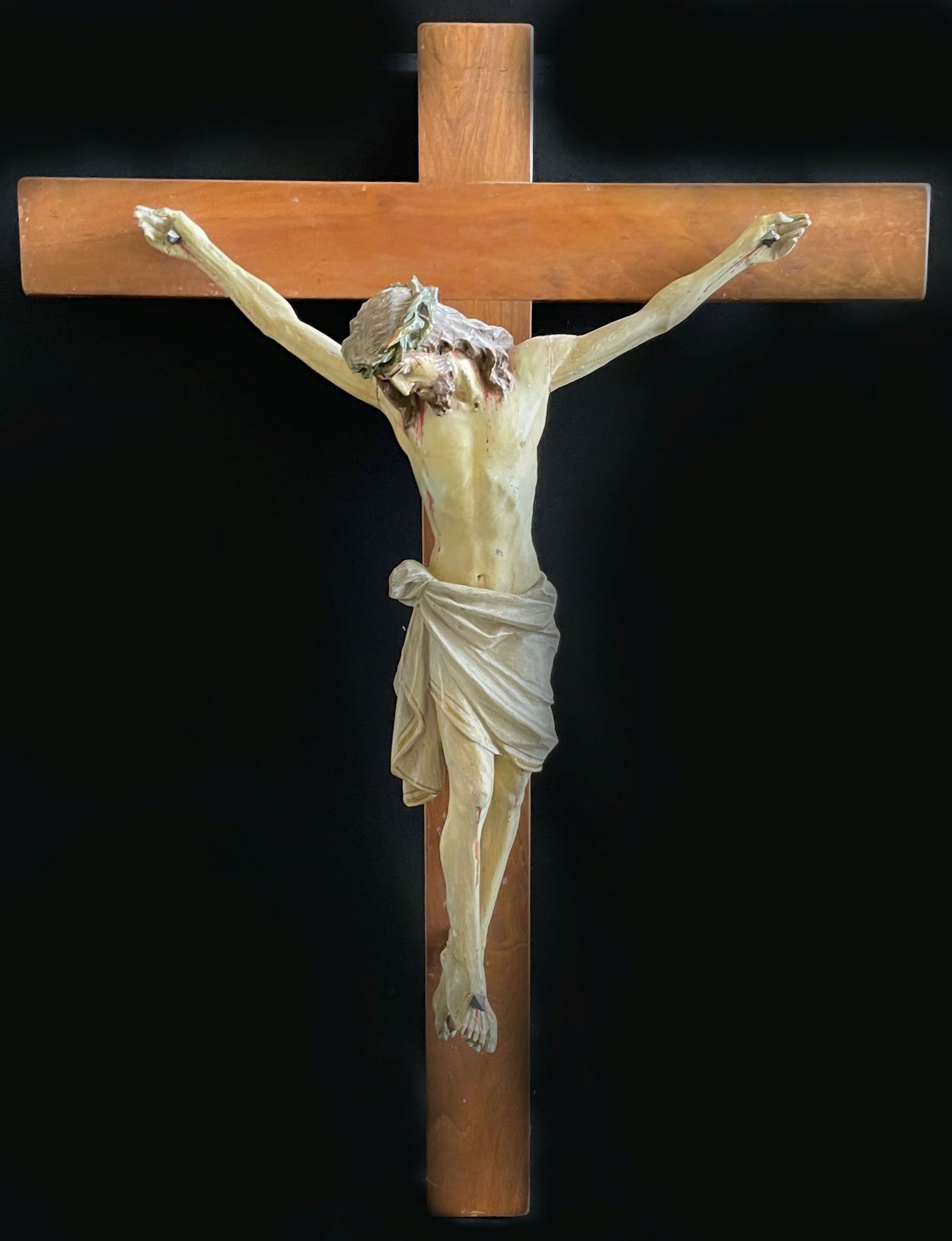 Kruzifix, 18./19. Jh., Corpus Christi im Dreinageltypus, Holz, farbig gefasst, Altersspuren, H. 83