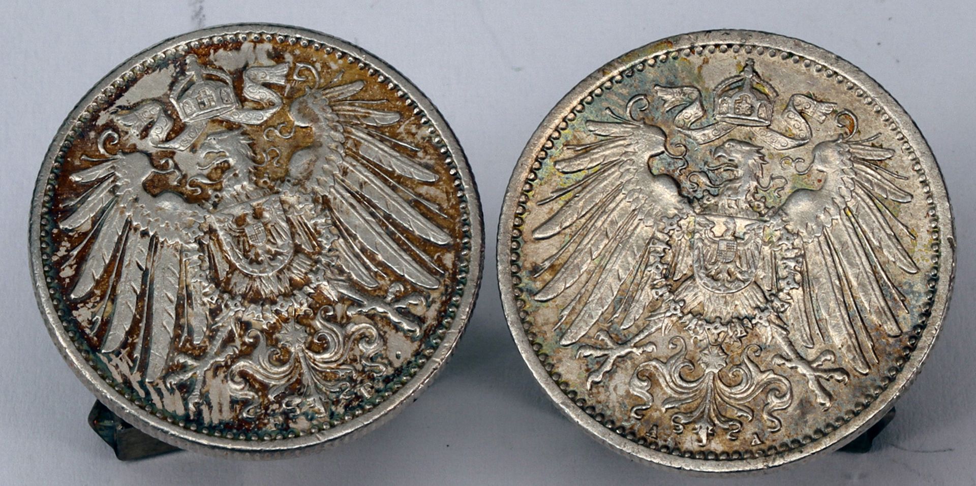 Konvolut: Kriegsverdienstkreuz mit Miniatur und Paar Manschettenknöpfe, Silber, bestehend aus je - Bild 2 aus 4