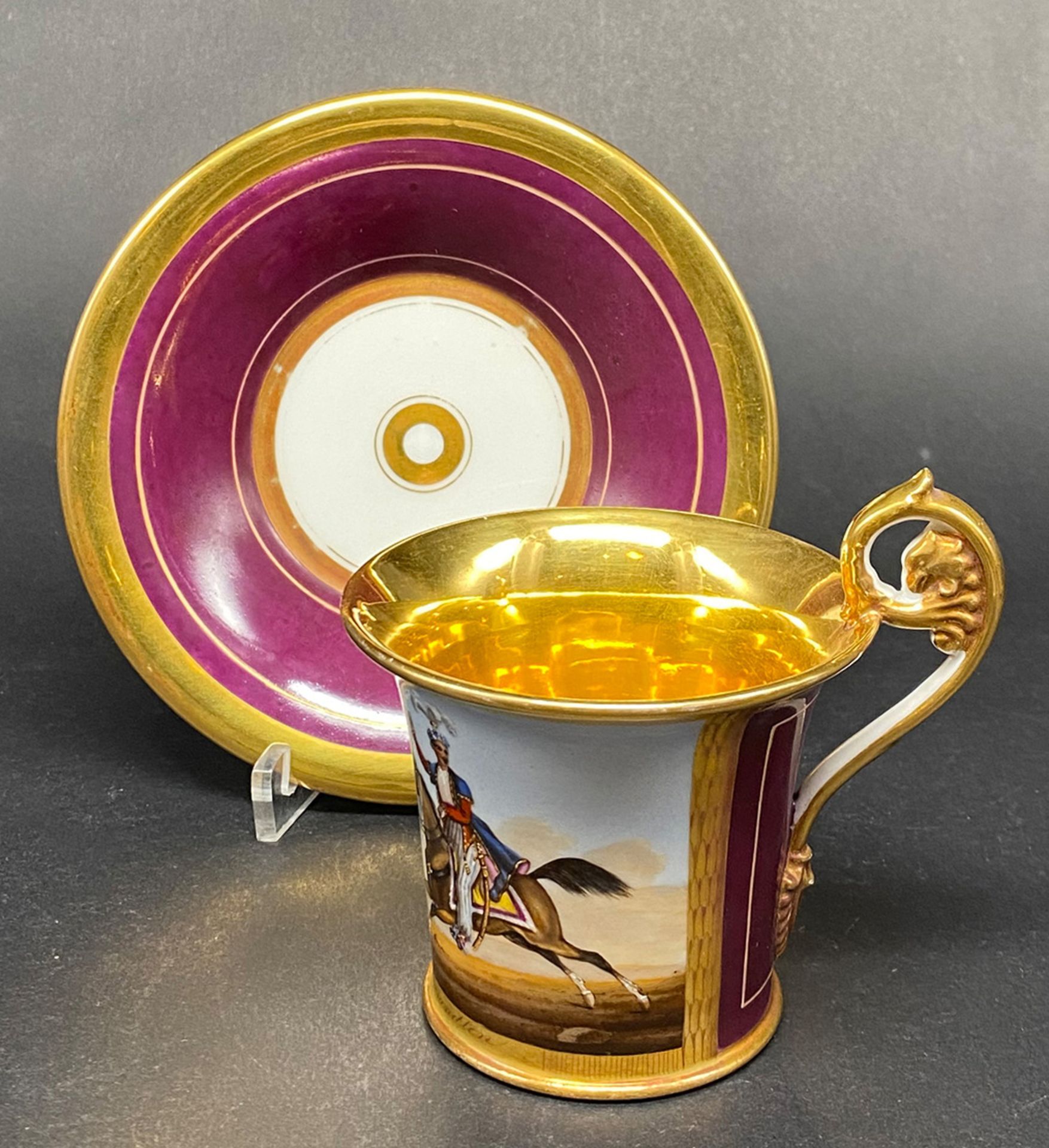 Tasse mit orientalischem Motiv, ungemarkt, H 10 cm