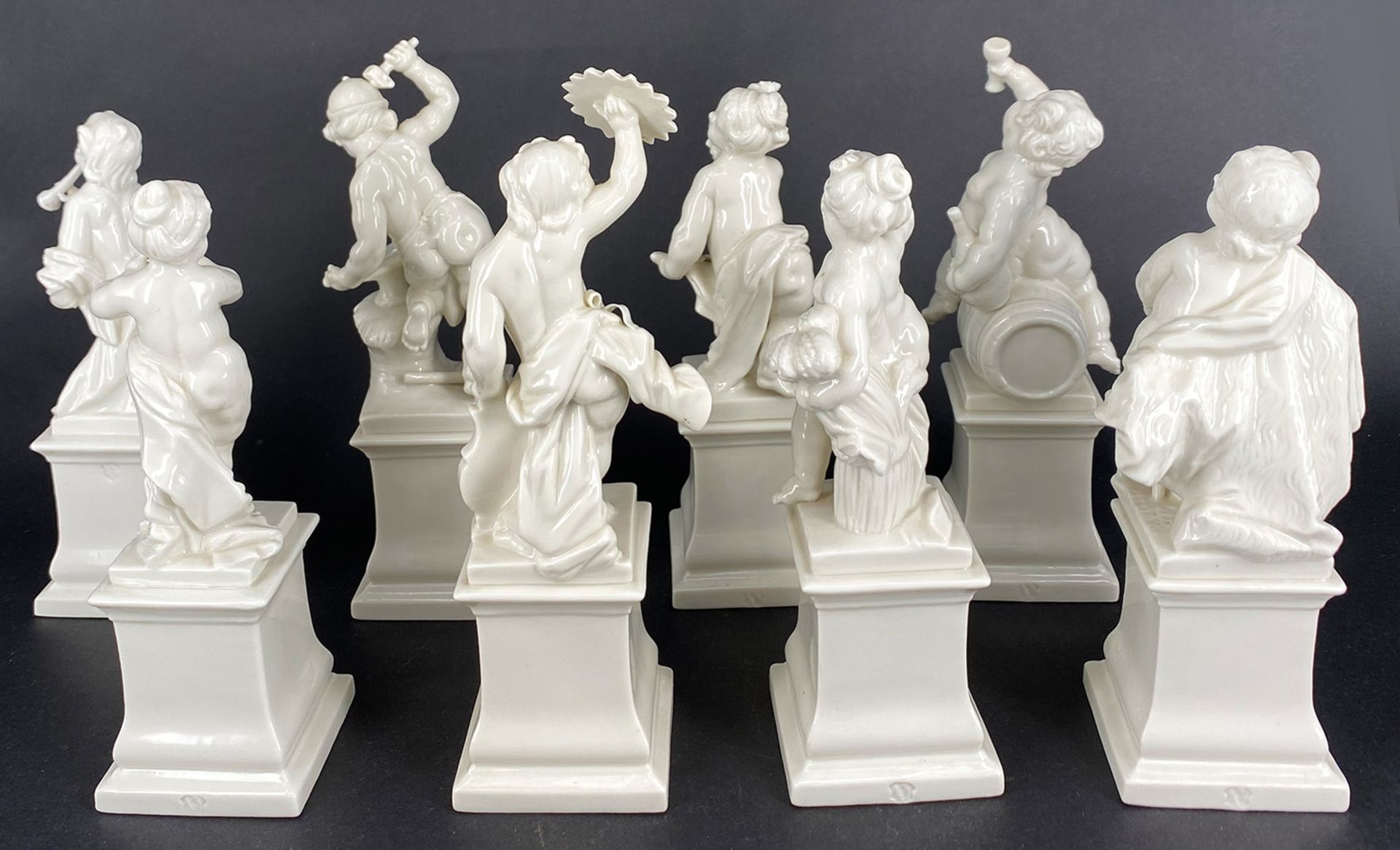Nymphenburg, 8 Figuren, Modelle von F.A. Bustelli, Weißporzellan, glasiert, Rautenpressmarke: - Image 4 of 7