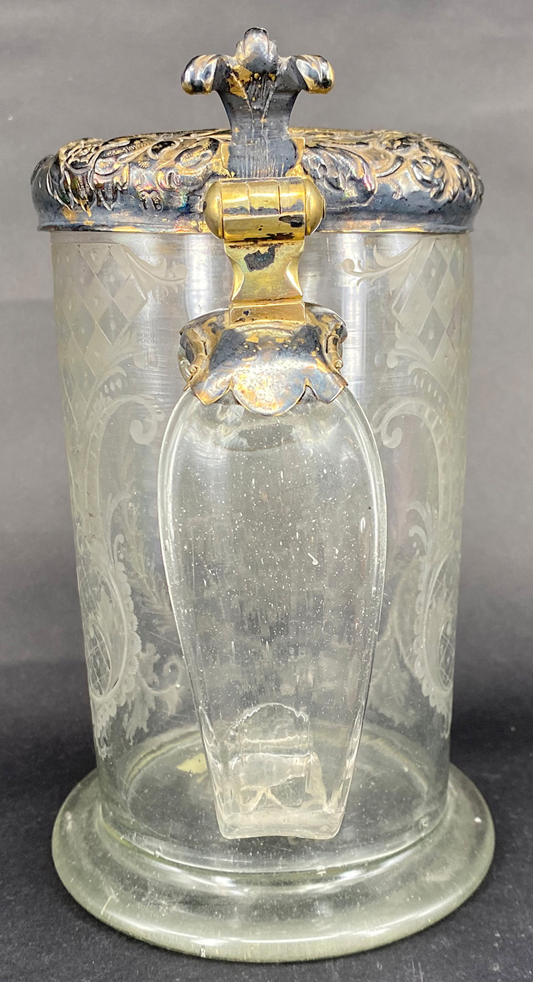 Barocker Walzenkrug, 18. Jh., Glaskrug mit Silberdeckel, innen vergoldet: zylindrischer, farbloser - Image 3 of 10