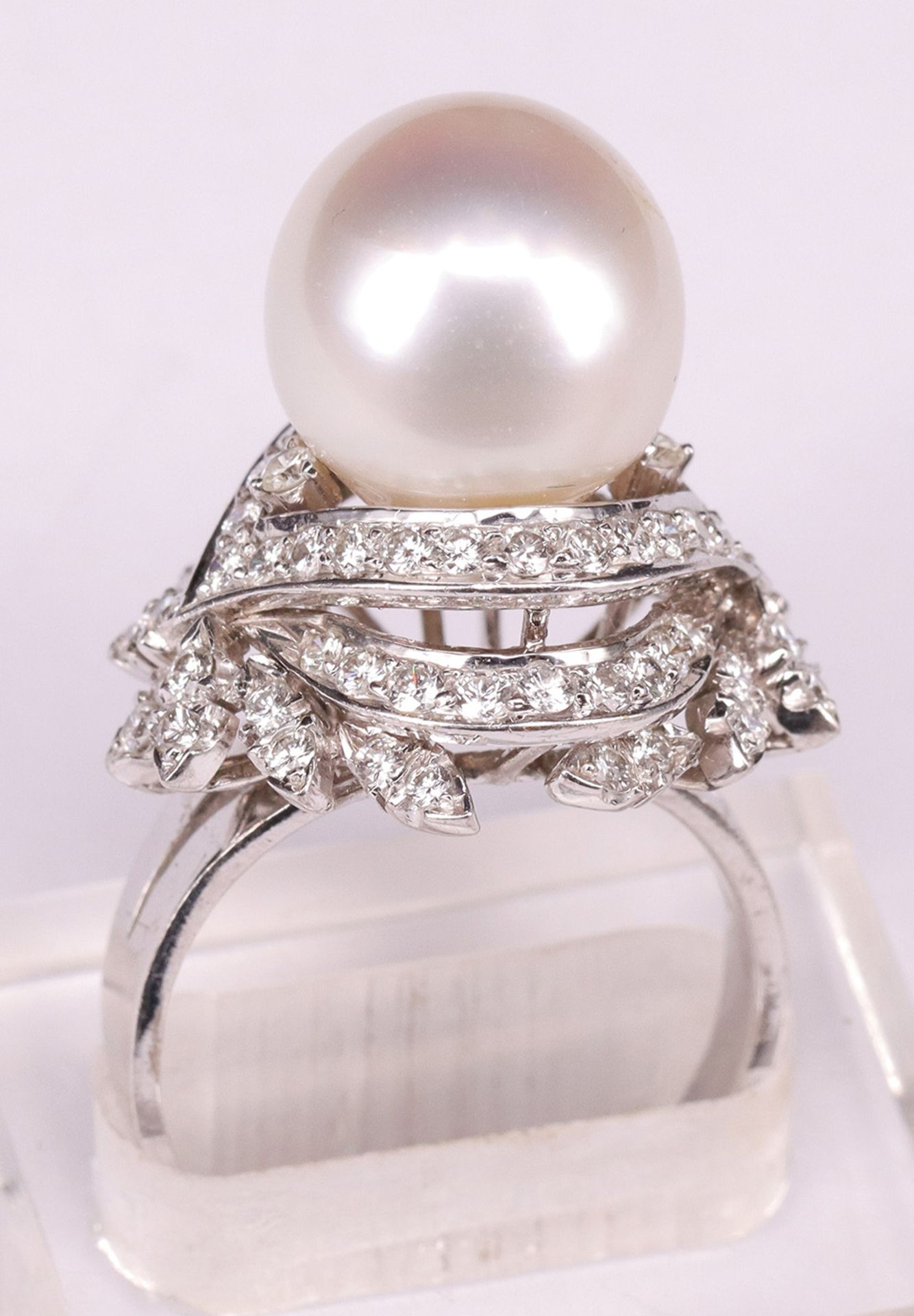 Weißgold Schmuck mit Ring, 2 Broschen und einer Schließe / jewelry in white gold consisting of a - Image 4 of 9