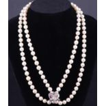 Perlenkette, Zuchtperlen, schöne, ebenmäßige Kugeln, feiner Lüster, D. 7,3 mm, L. 100 cm mit