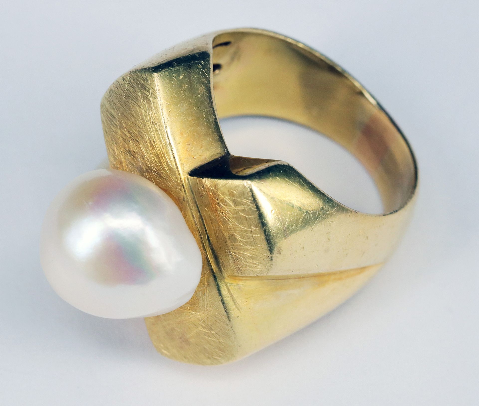 Set Ohrstecker und Ring / set of earrings and ring, 750er GG. Schwerer Ring mit Perle und - Bild 2 aus 5