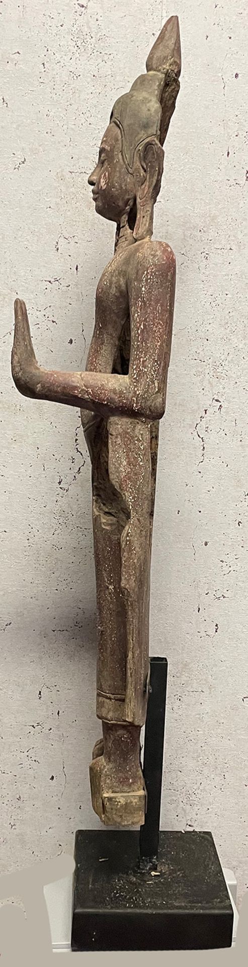 Stehender Buddha, Holz, auf Sockel montiert, Gesamthöhe 112 cm - Bild 2 aus 4