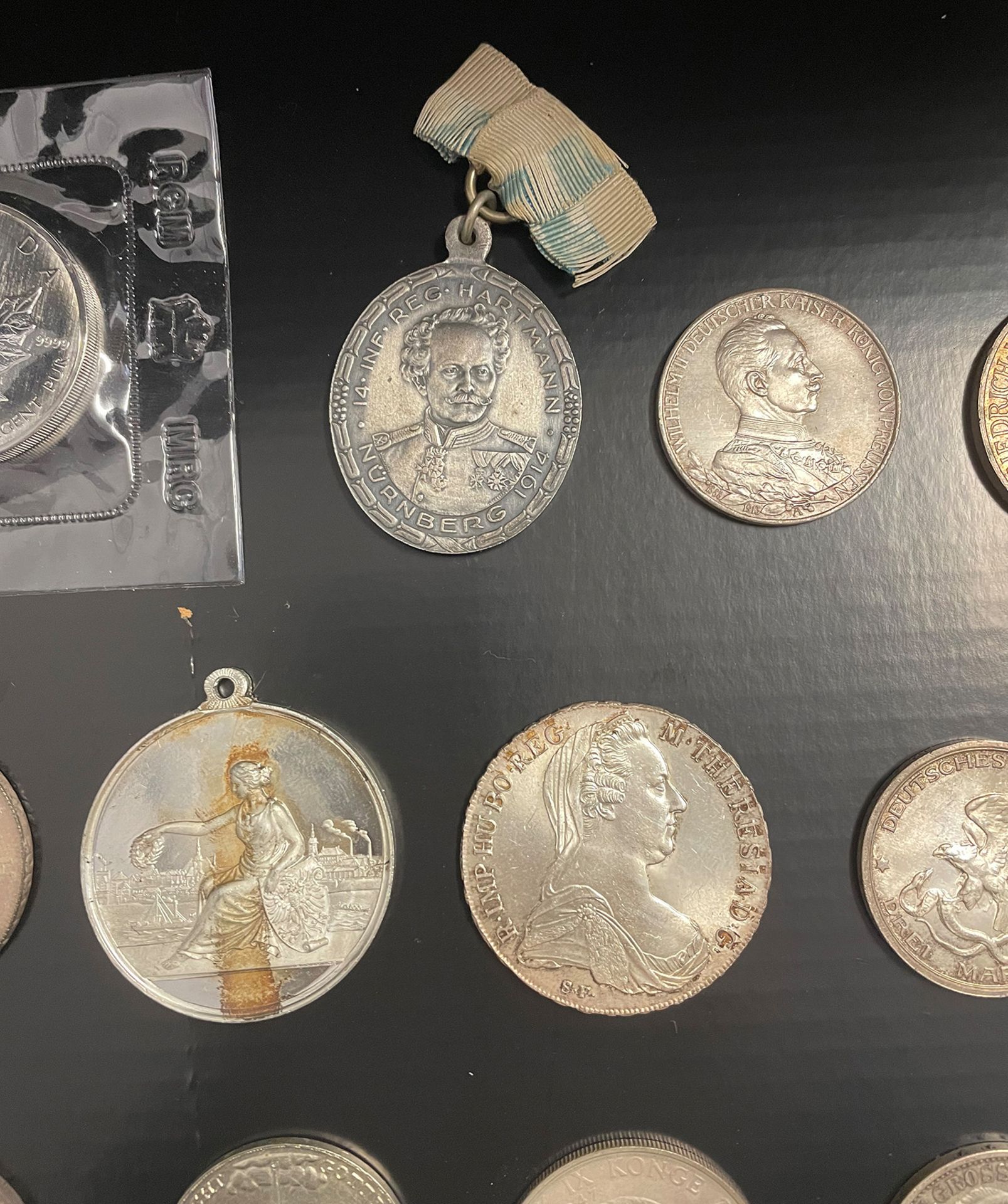 Konvolut Münzen, Medaillen, Münzanhänger, Sammlungsauflösung, darunter: 1 x 5 Dollar 1988, Canada, - Image 21 of 26
