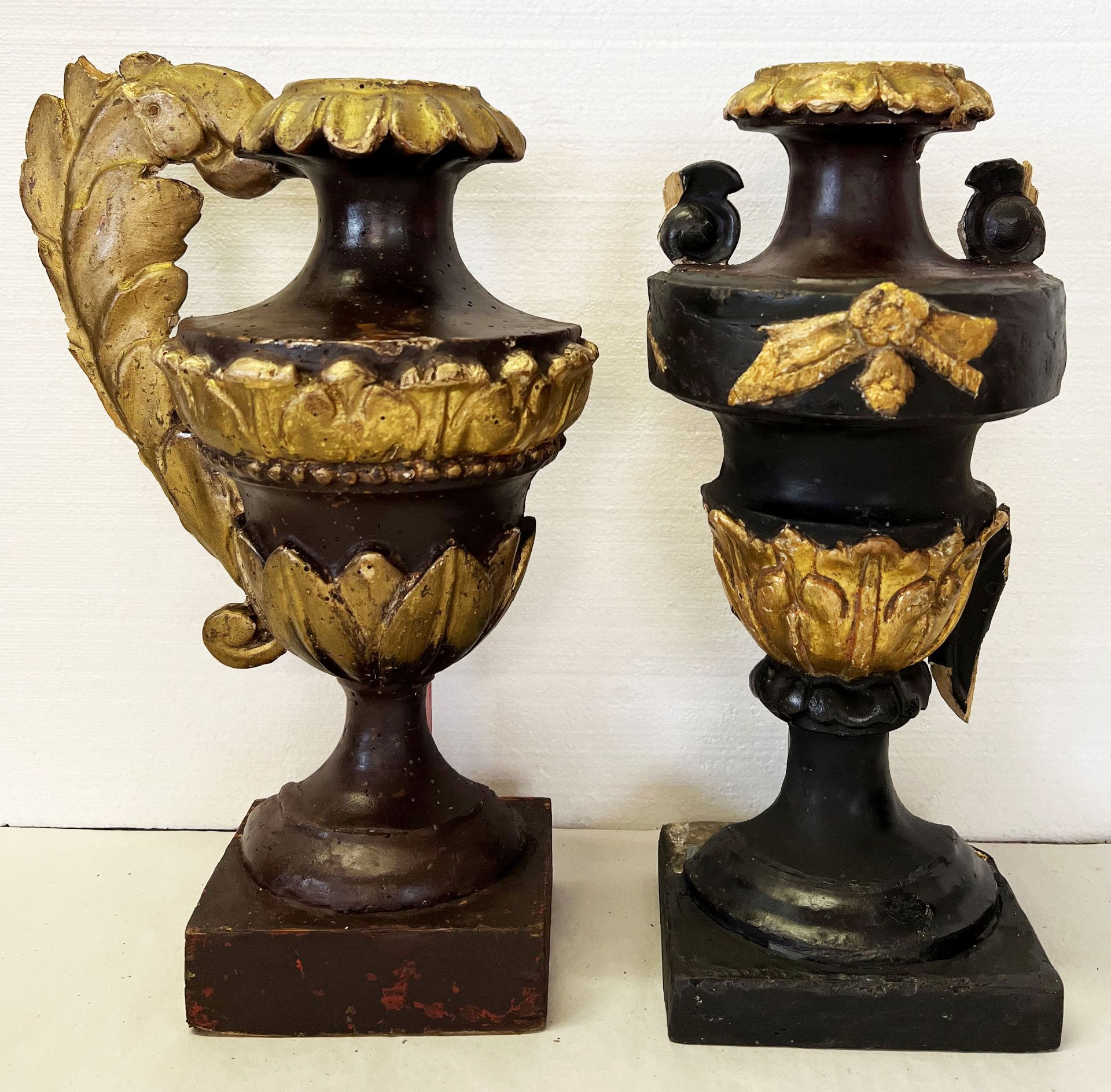 3 Altarvasen/ 3 altar vases. Franken, 18./19. Jh. Fassungen ergänzt, schwarz-gold erneuert, H. - Bild 4 aus 4