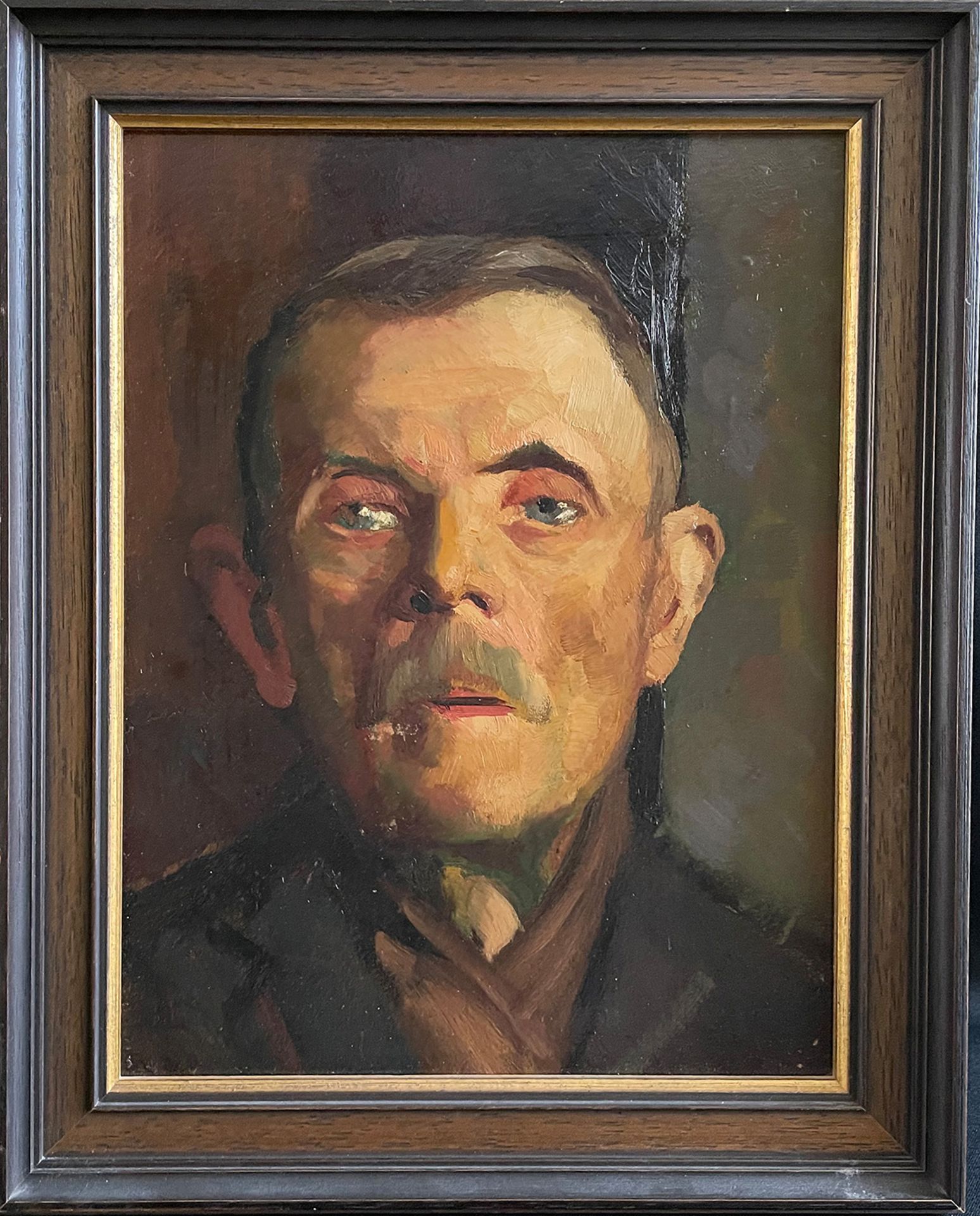 Unbekannter Maler. Portrait eines Mannes, Öl auf Platte, Altersspuren 37 x 29 cm. Unknown painter. - Bild 2 aus 2