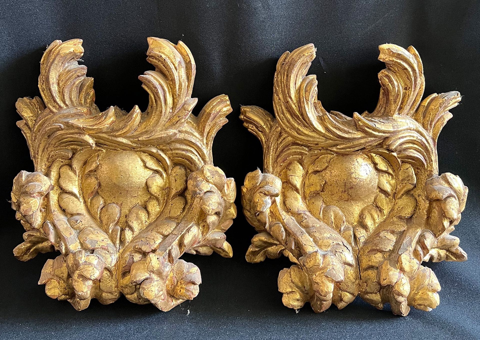 2 Ornamente, Barock, 18. Jh., aufwändig geschnitzt, Holz, vergoldet, Altersspuren, 1 x rücks. - Bild 2 aus 6