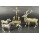 Konvolut Silber, 5 Objekte: Hirsch, 12,5 x 13 cm; zwei Pferde, je 7 x 9 cm; kleines steigendes