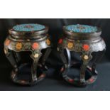 Paar asiatische Cloisonné Tischchen, Holz, schwarz lackiert, Emaille, Malerei, Alters- und